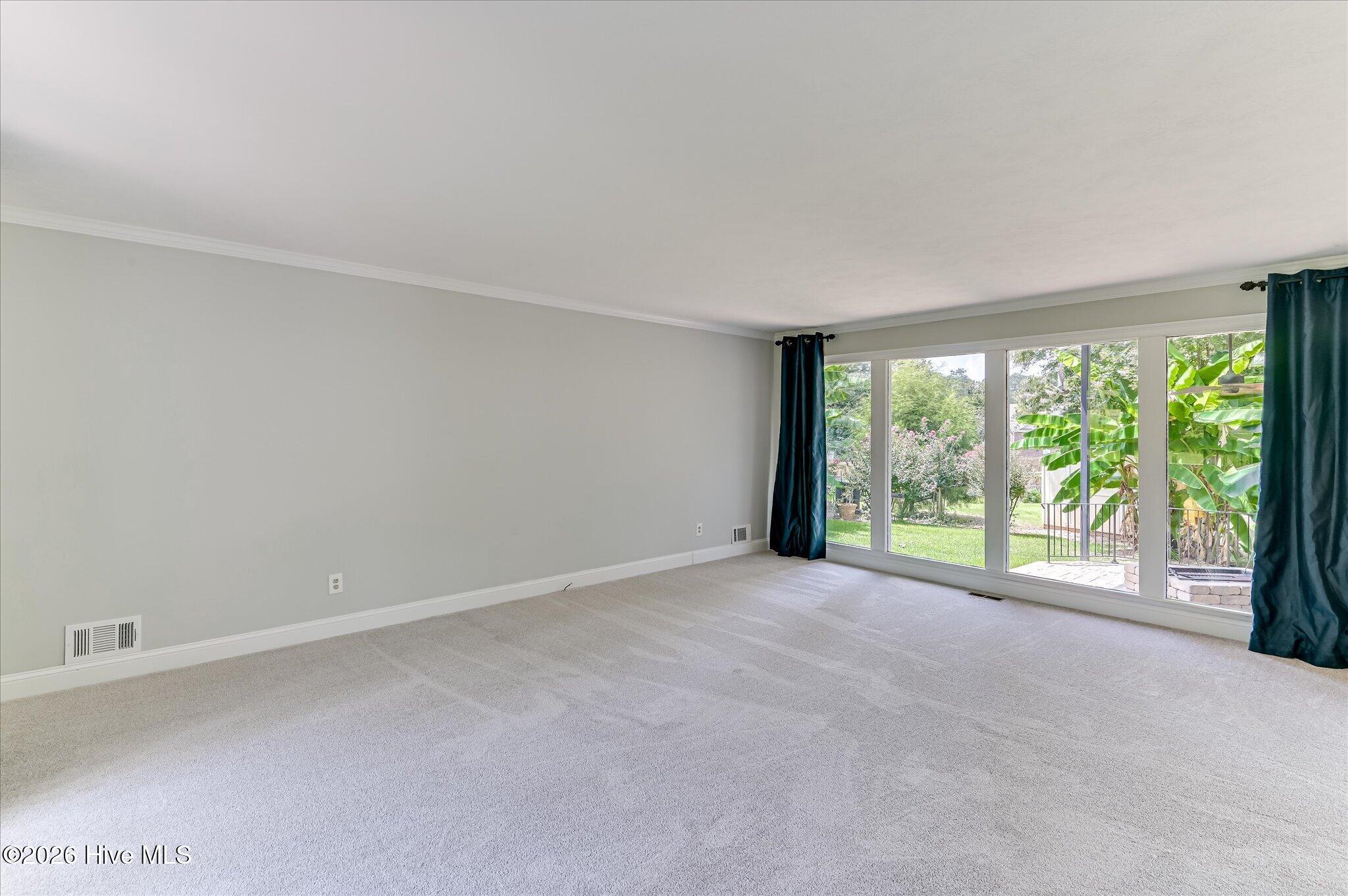 8132 Sir Lancelot Court Property Photo 9