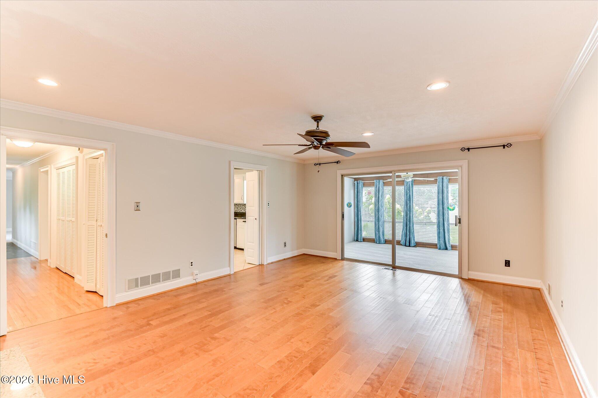 8132 Sir Lancelot Court Property Photo 28