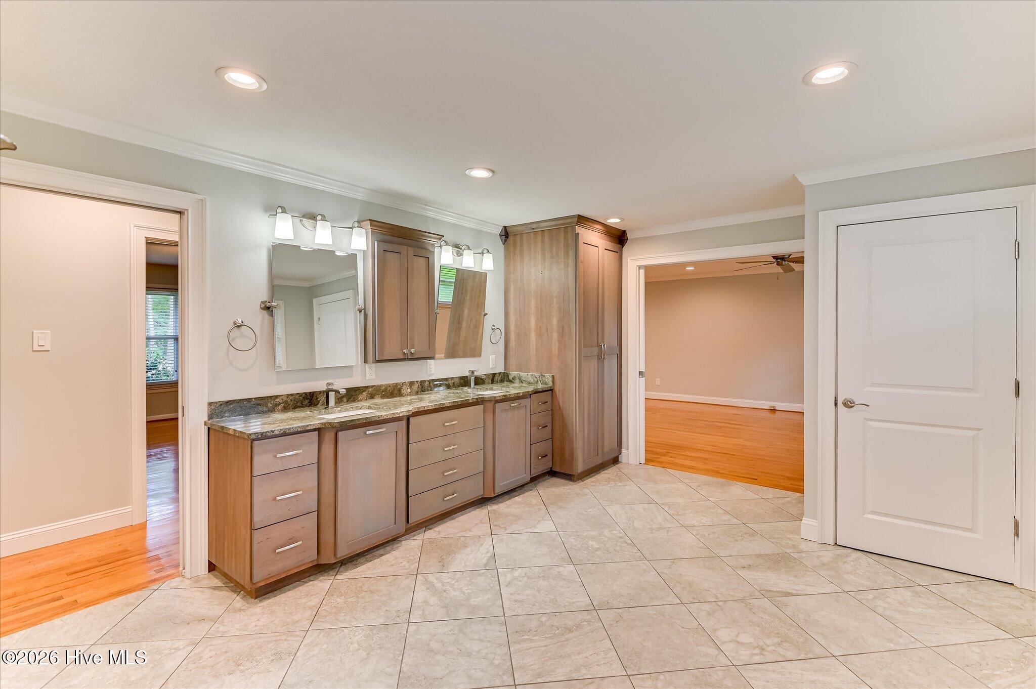 8132 Sir Lancelot Court Property Photo 38