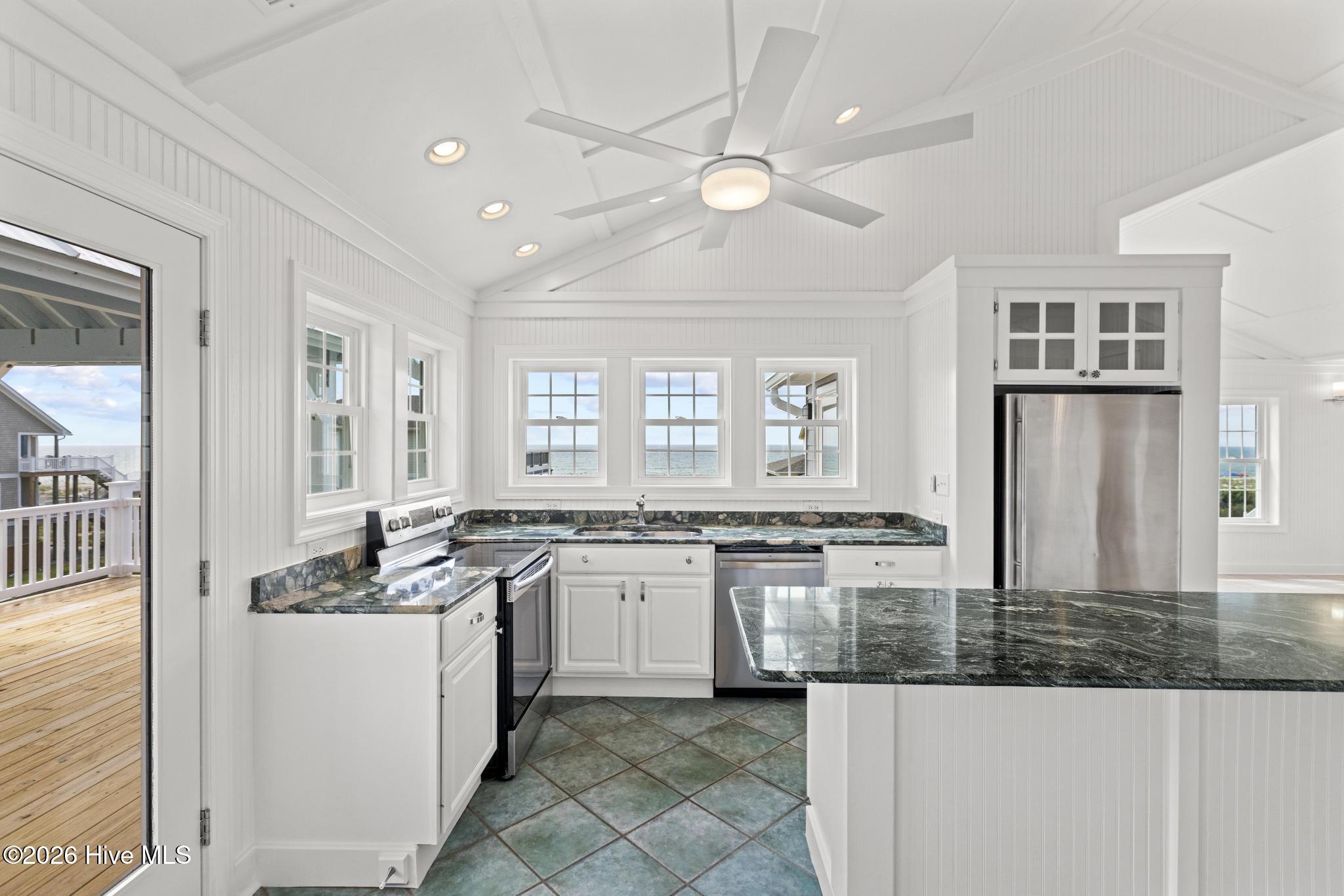 9813 Sandy Court Property Photo 8