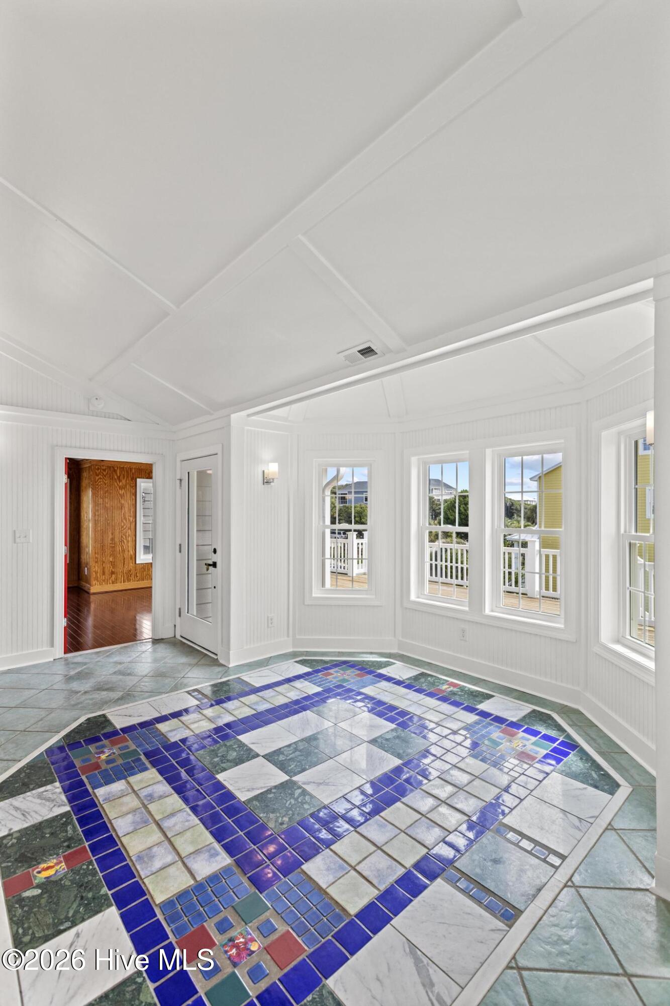 9813 Sandy Court Property Photo 14