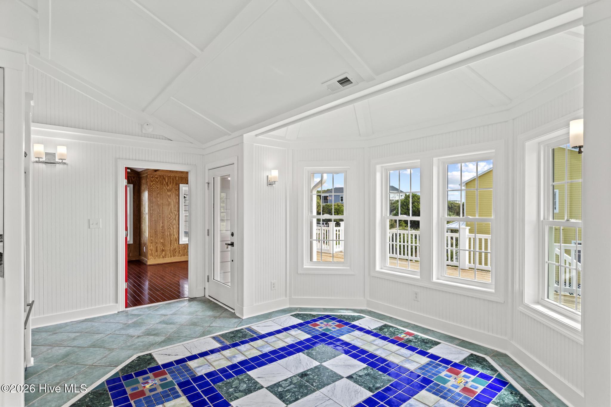 9813 Sandy Court Property Photo 15