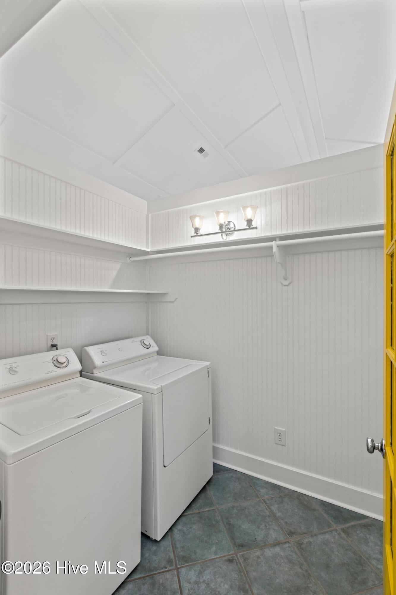 9813 Sandy Court Property Photo 25