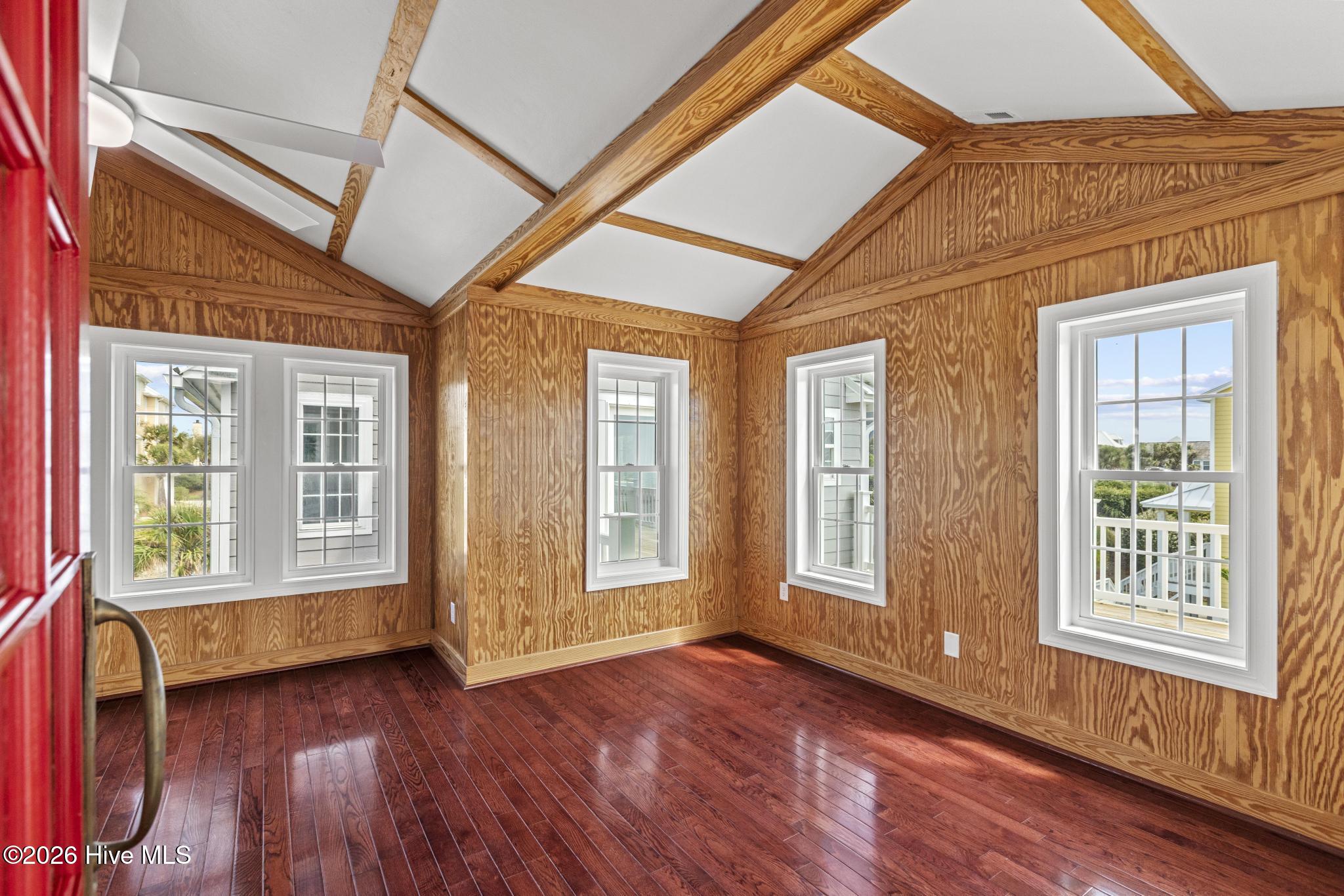 9813 Sandy Court Property Photo 35