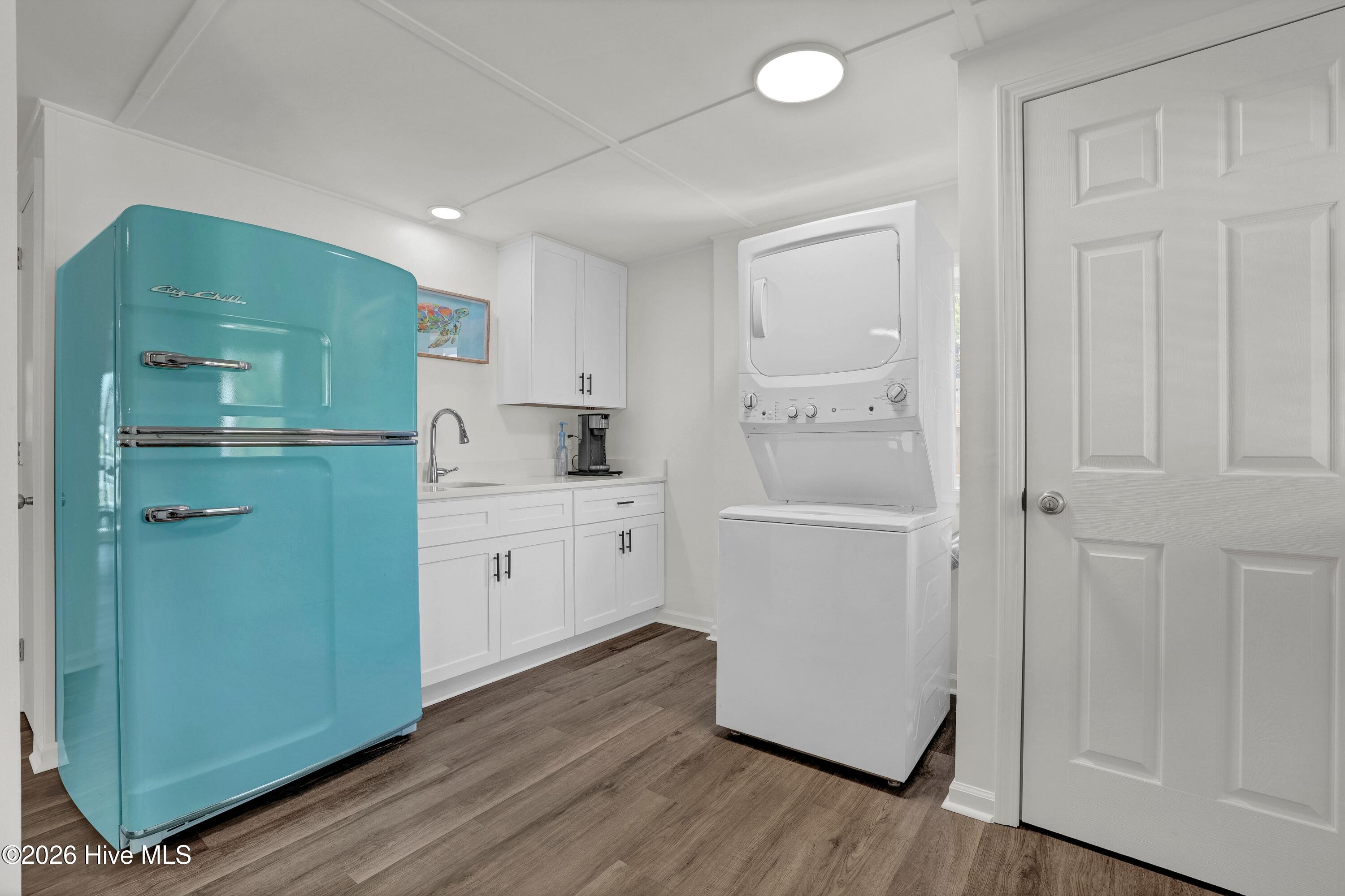 1027 S Shore Drive Property Photo 7