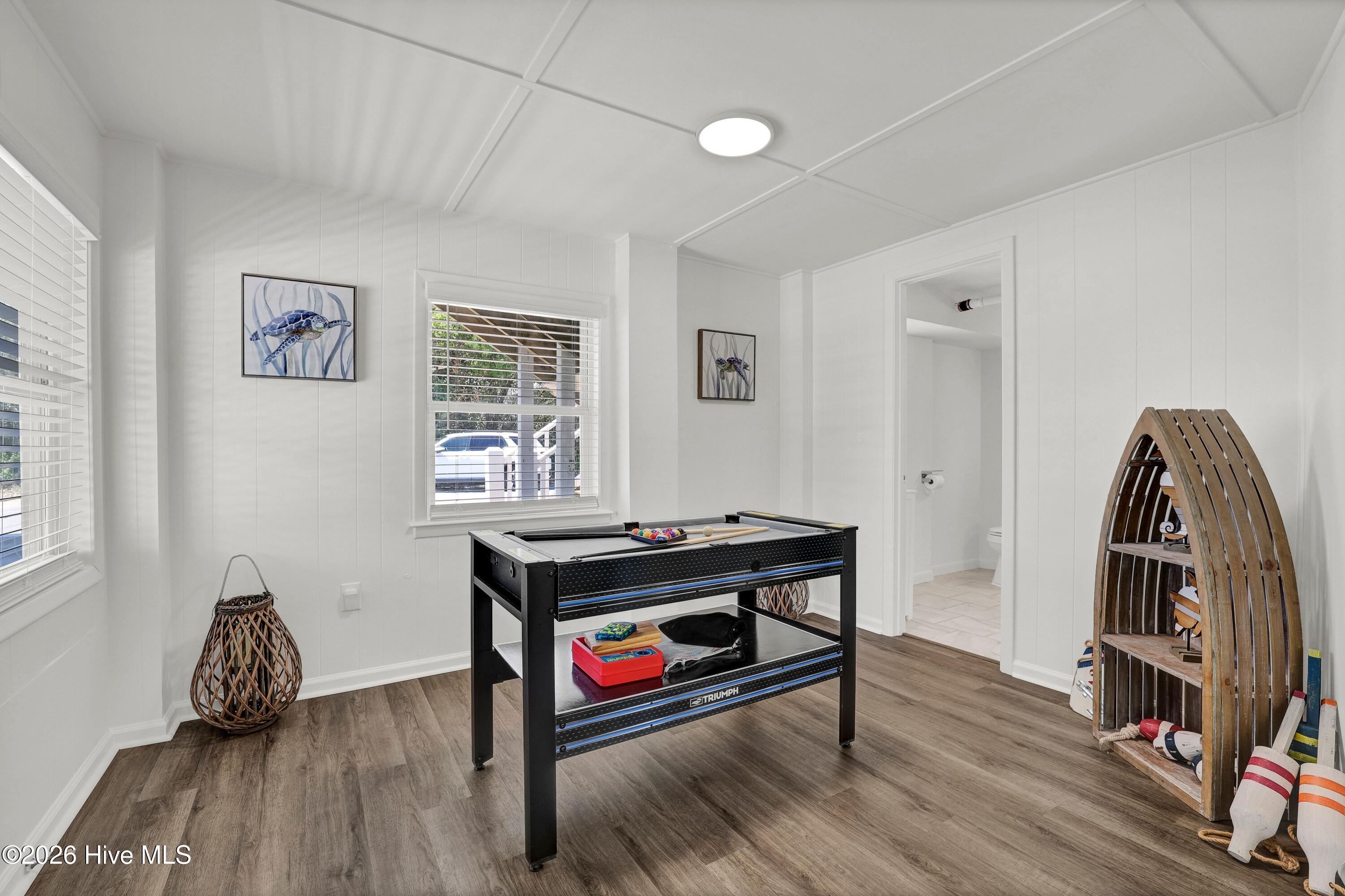 1027 S Shore Drive Property Photo 11