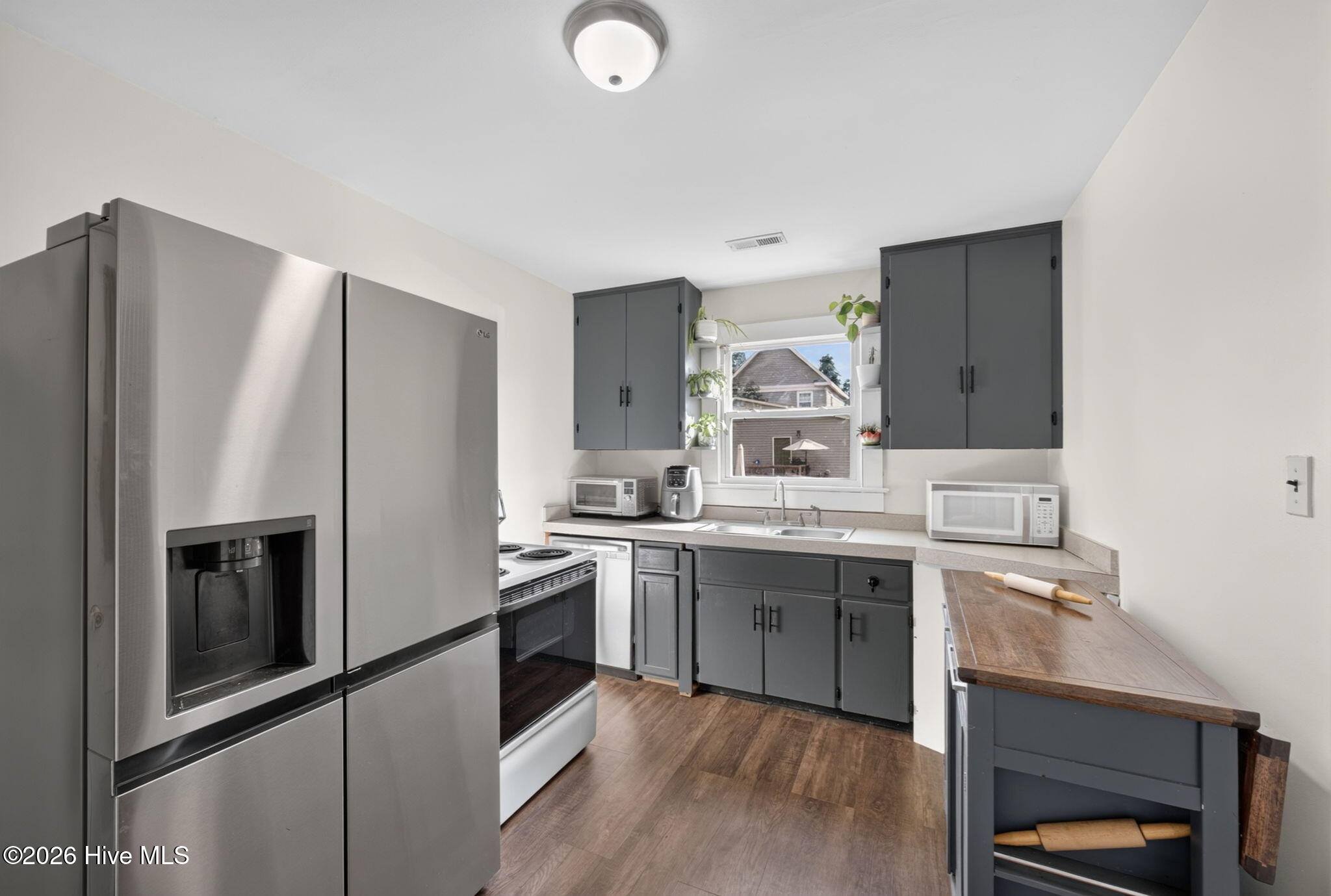 204 Saunders Street Property Photo 7