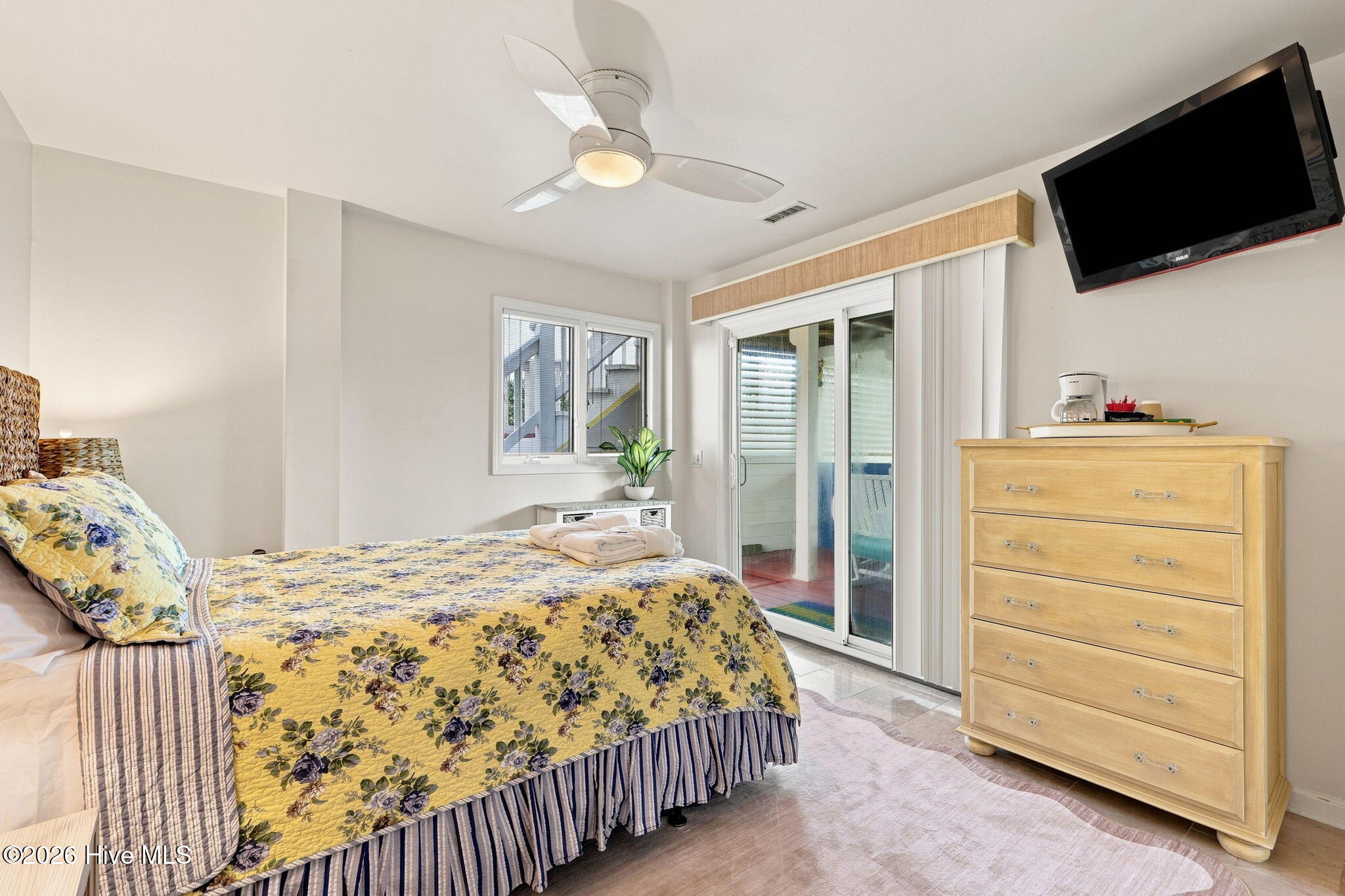3903 Ocean Drive E&w Property Photo 11