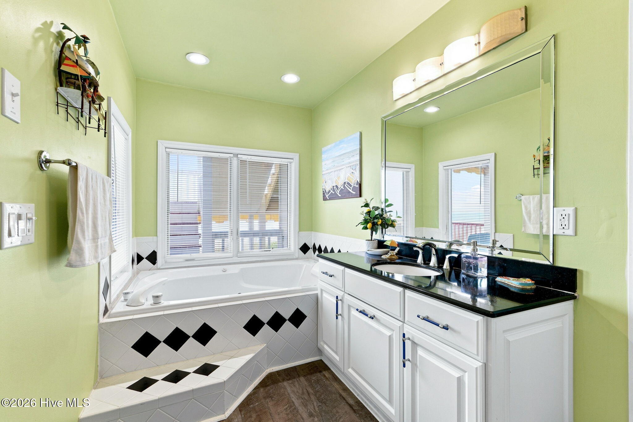 3903 Ocean Drive E&w Property Photo 16