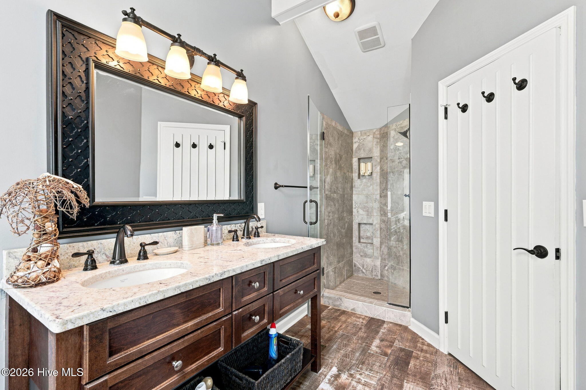 3903 Ocean Drive E&w Property Photo 24