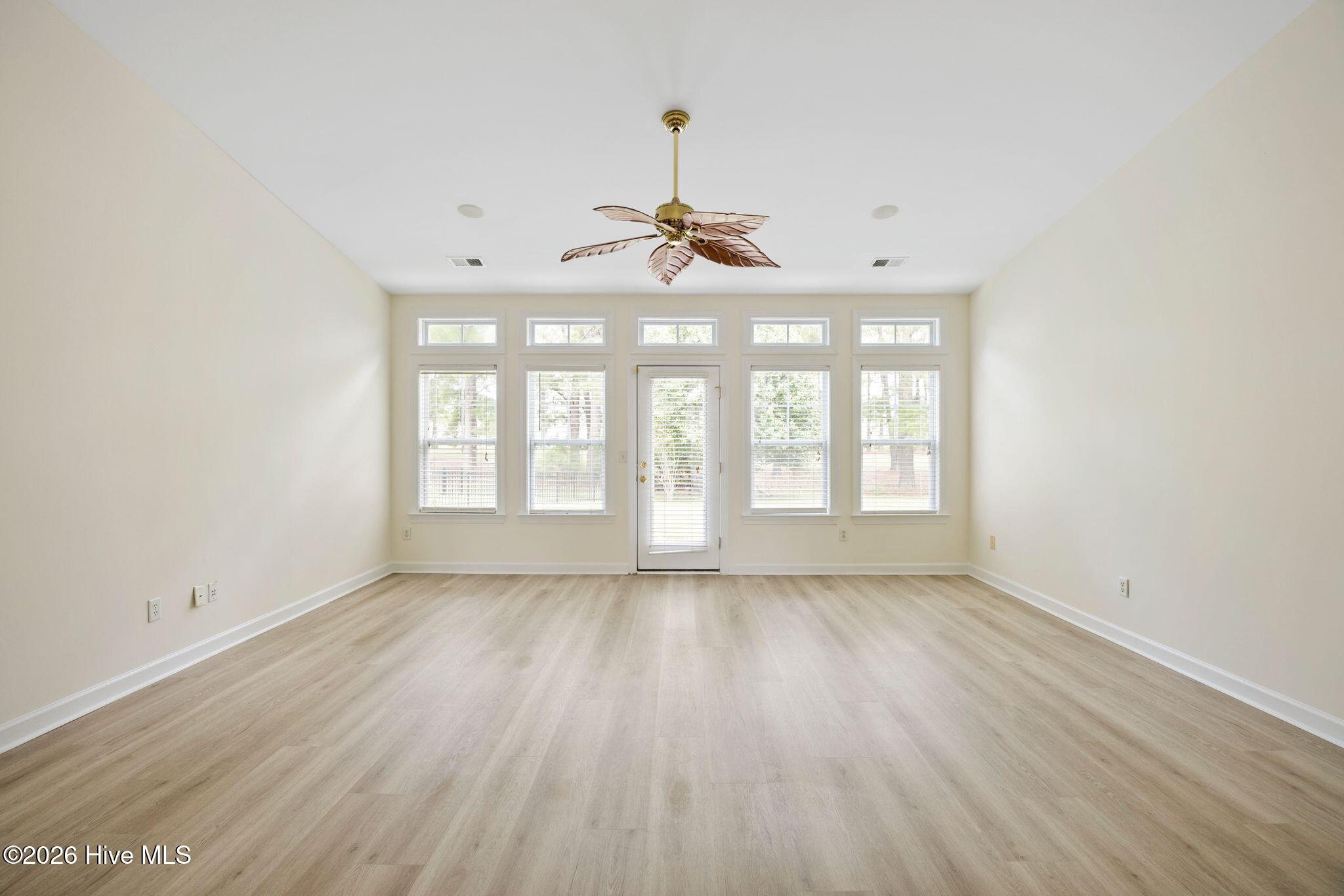 696 Donmovin Court Nw Property Photo 14