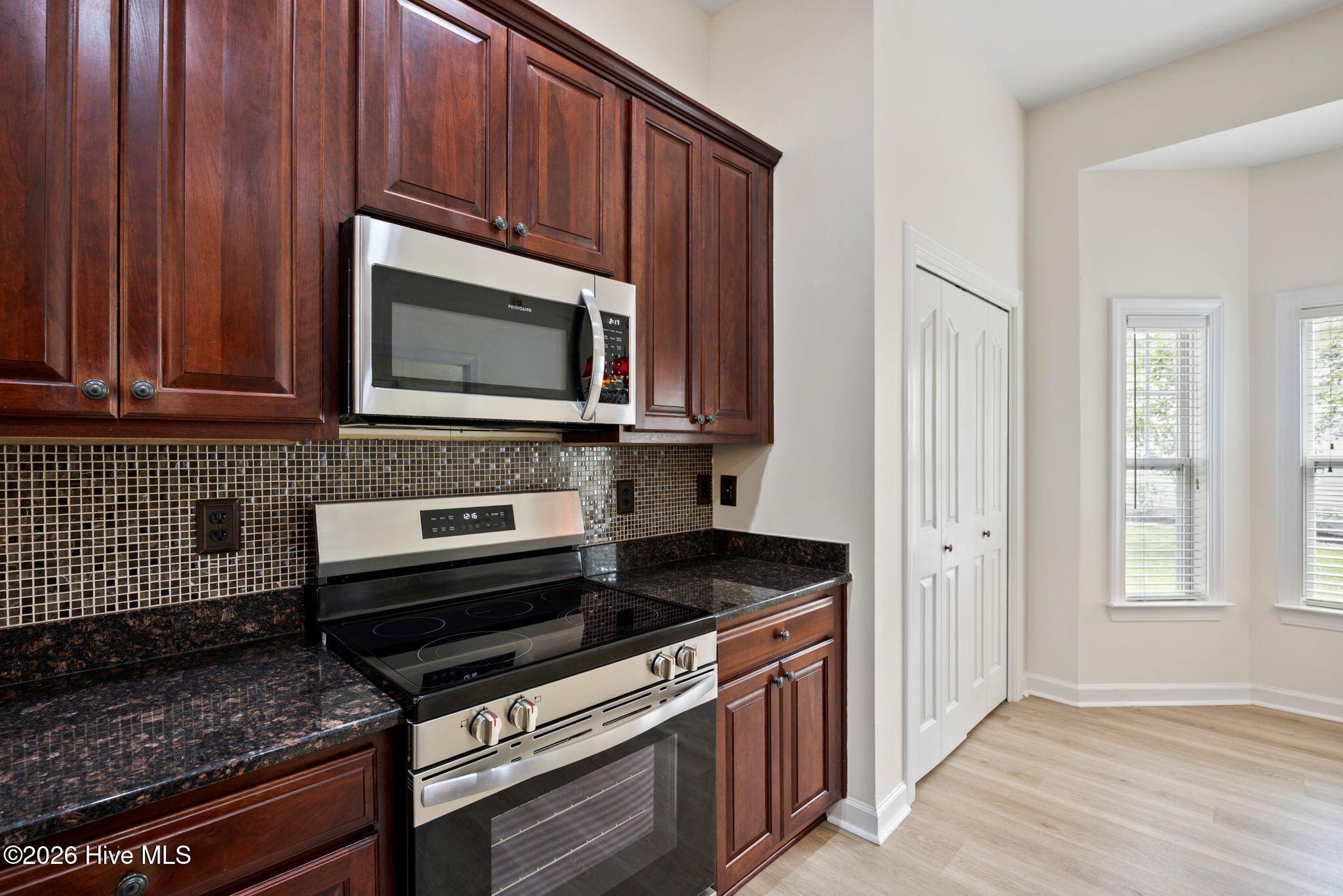 696 Donmovin Court Nw Property Photo 19