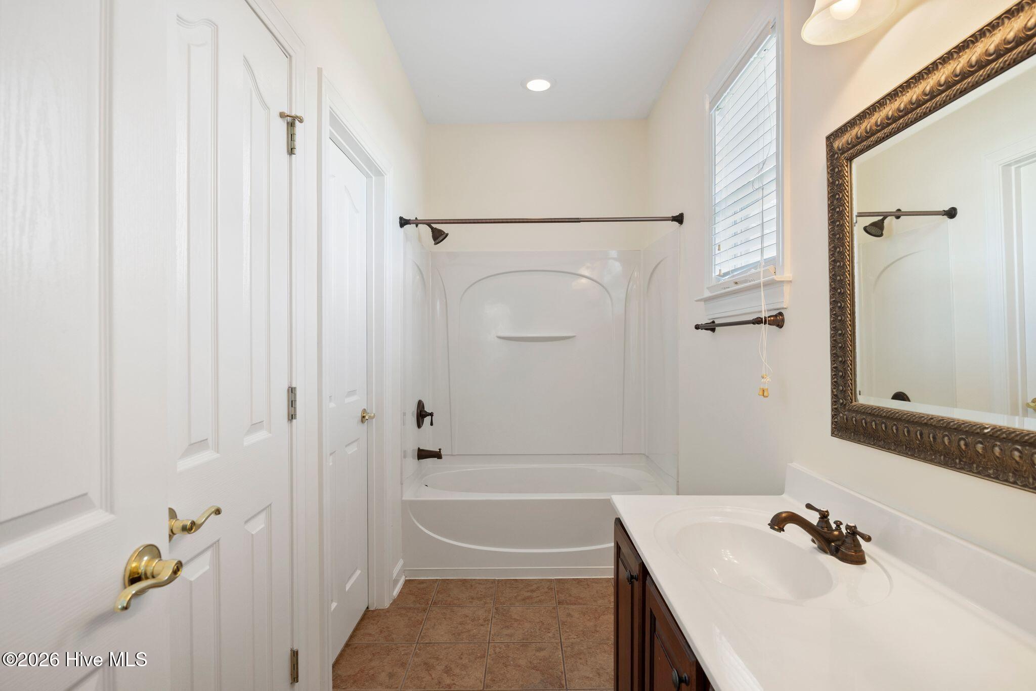 696 Donmovin Court Nw Property Photo 30