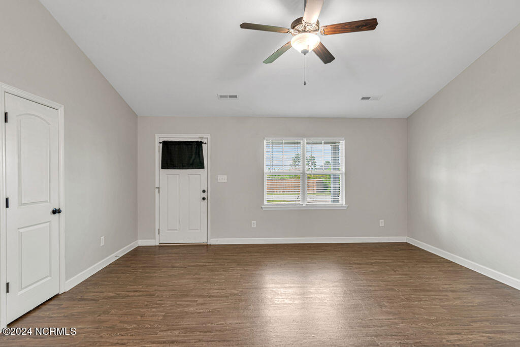 258 Breakwater Drive Property Photo 5