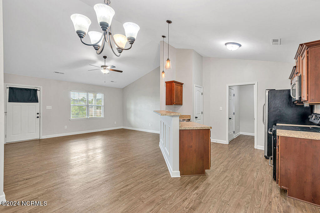 258 Breakwater Drive Property Photo 7