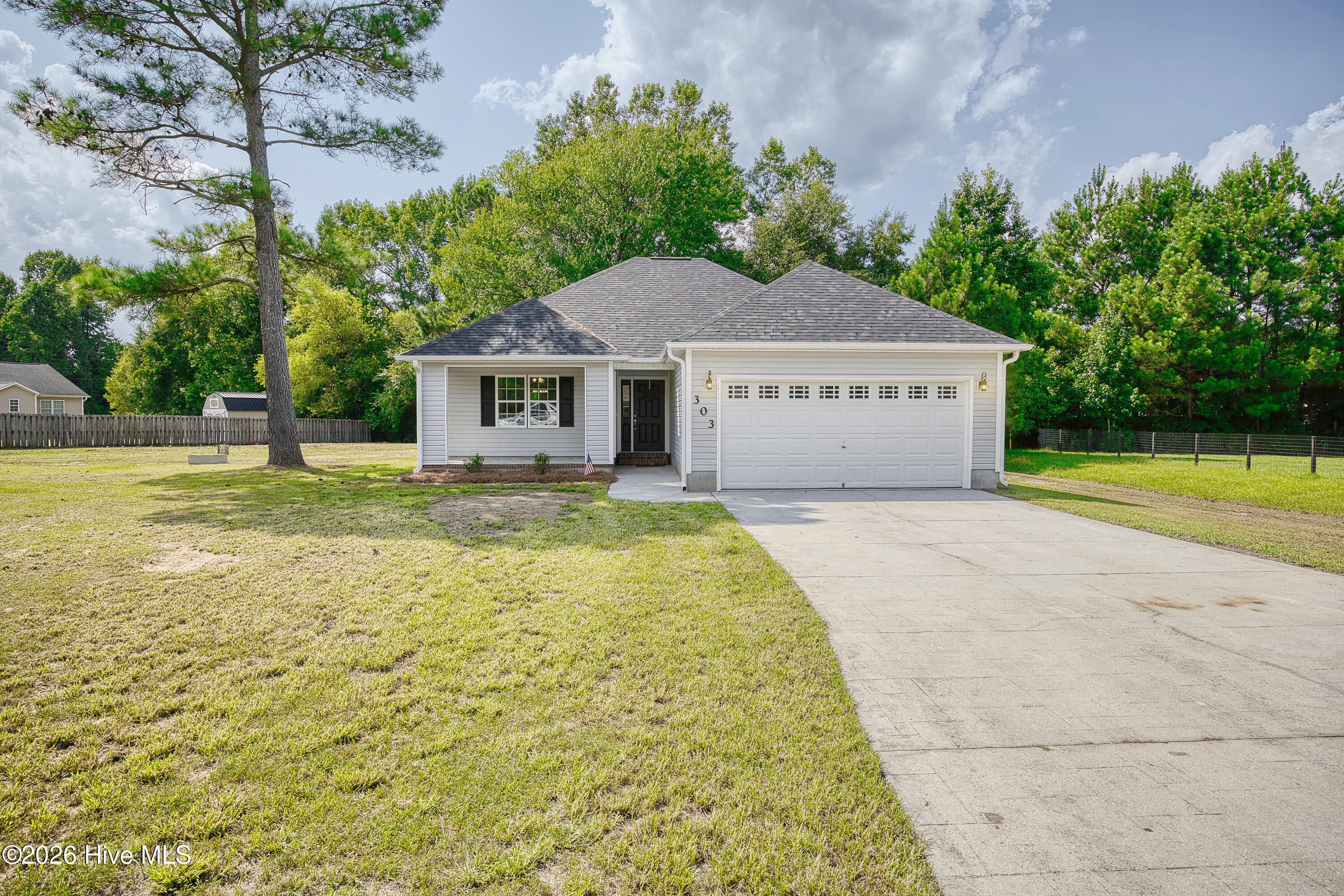 303 Big Tree Lane Property Photo 2