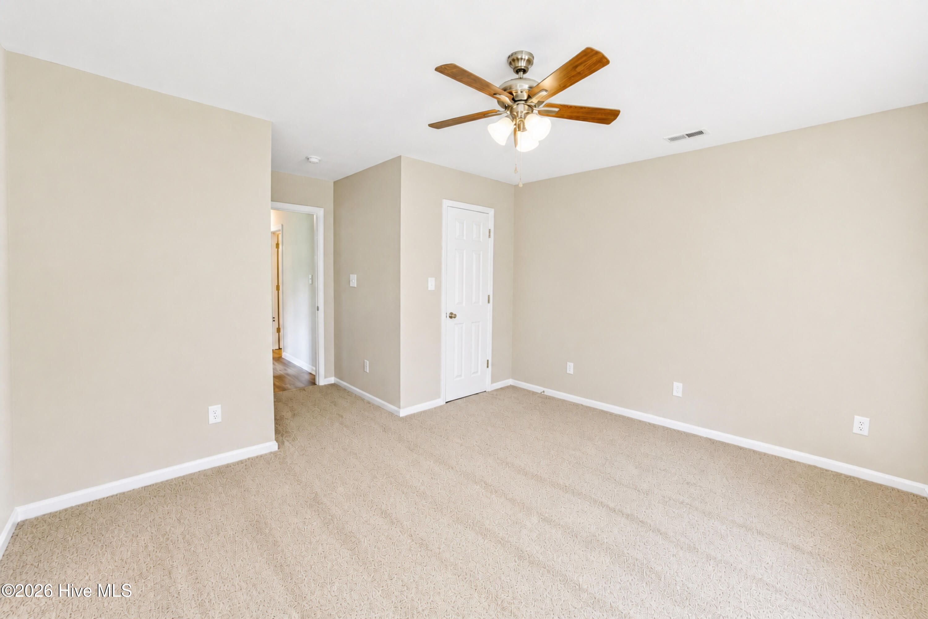 303 Big Tree Lane Property Photo 21