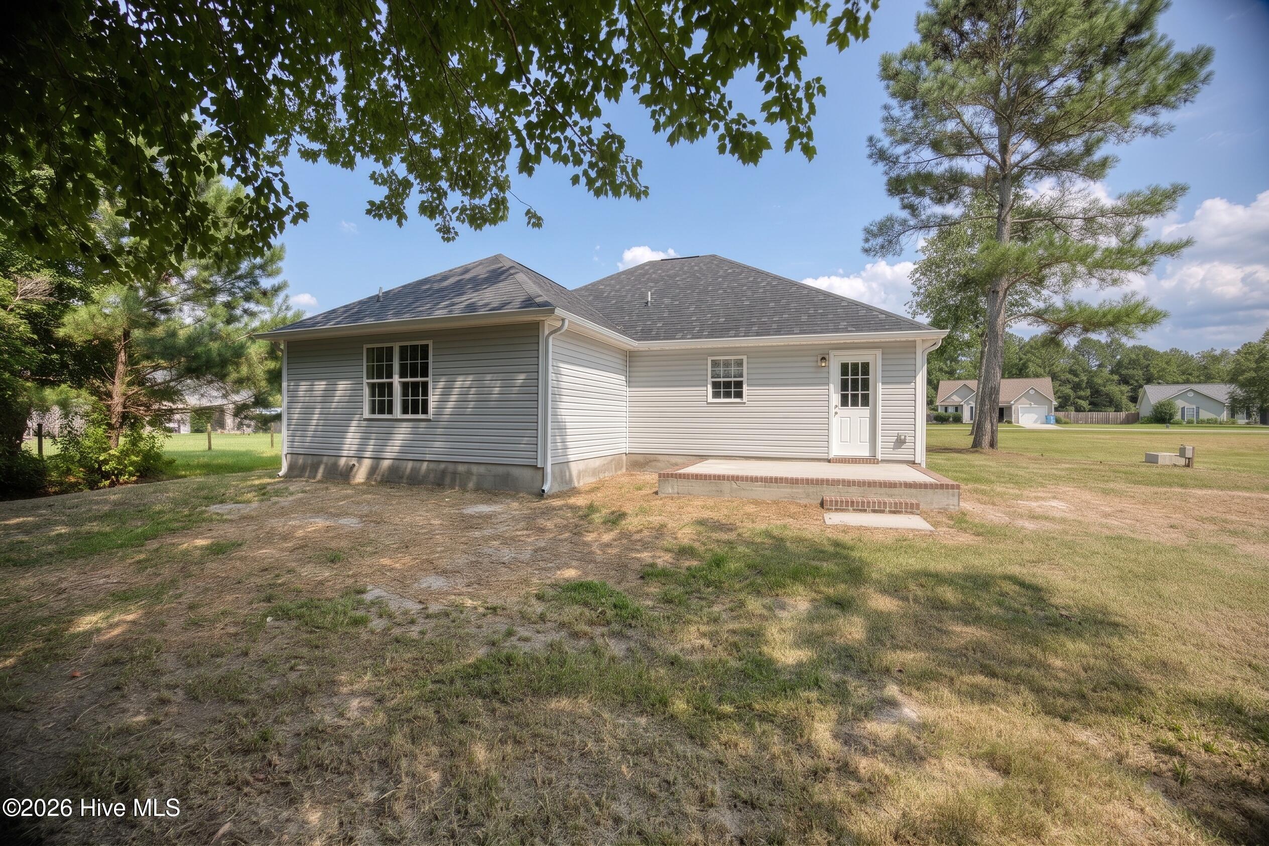 303 Big Tree Lane Property Photo 33