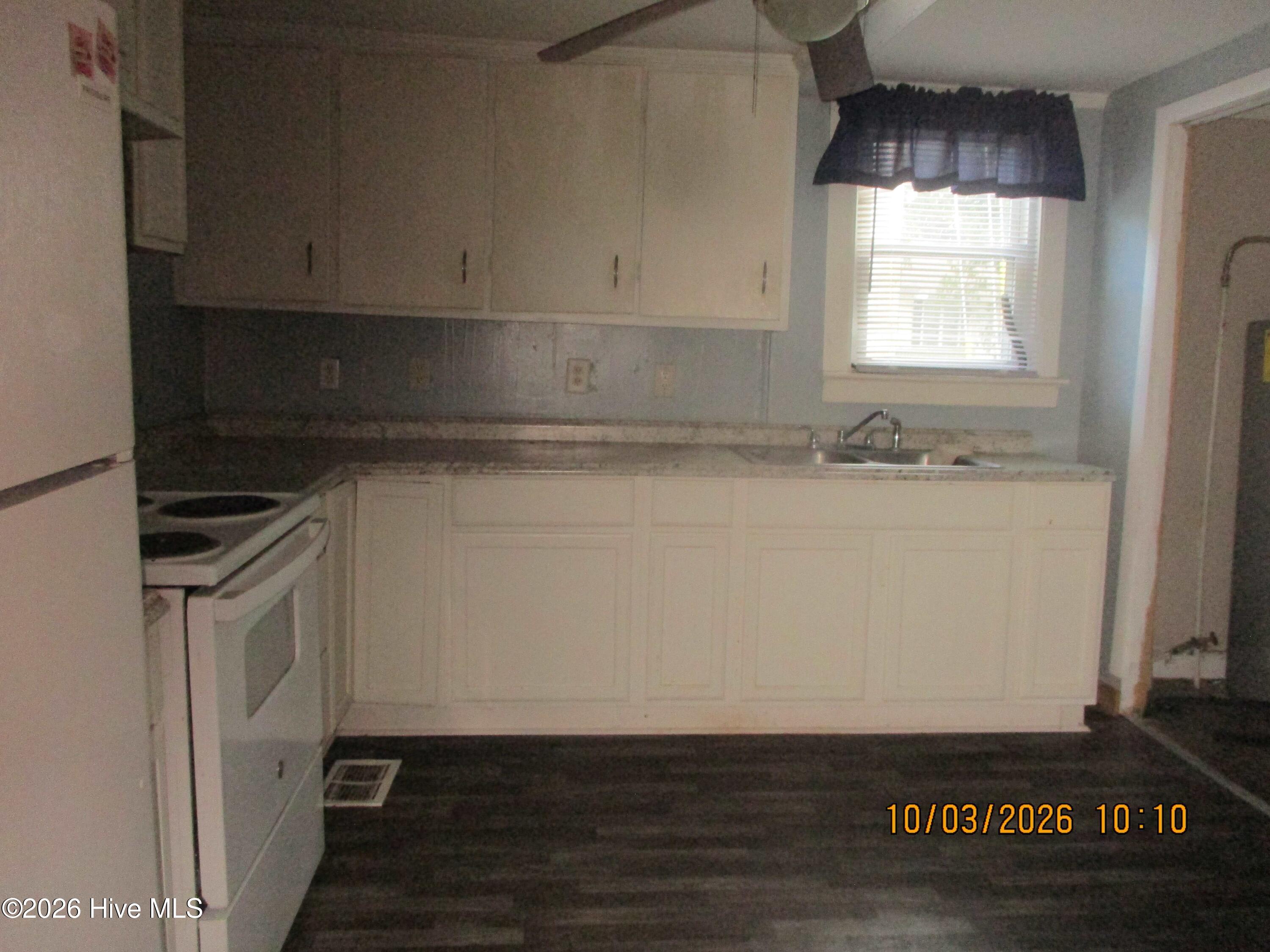 516 Winstead Street N Property Photo 6