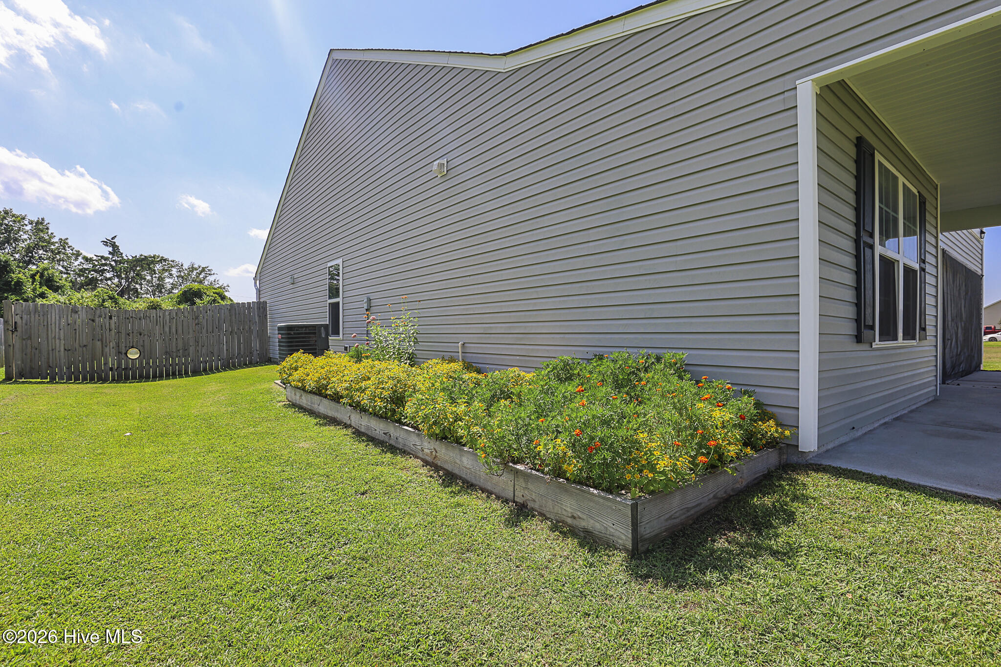 129 Backfield Place Property Photo 3