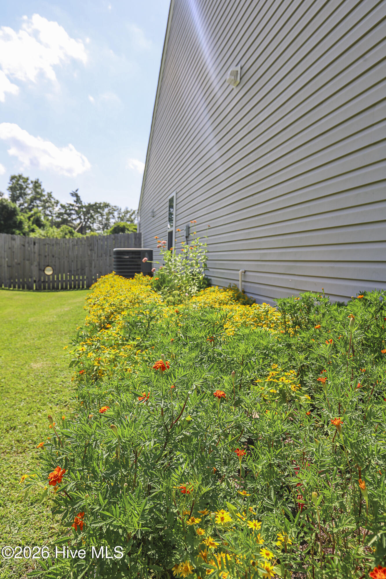 129 Backfield Place Property Photo 4