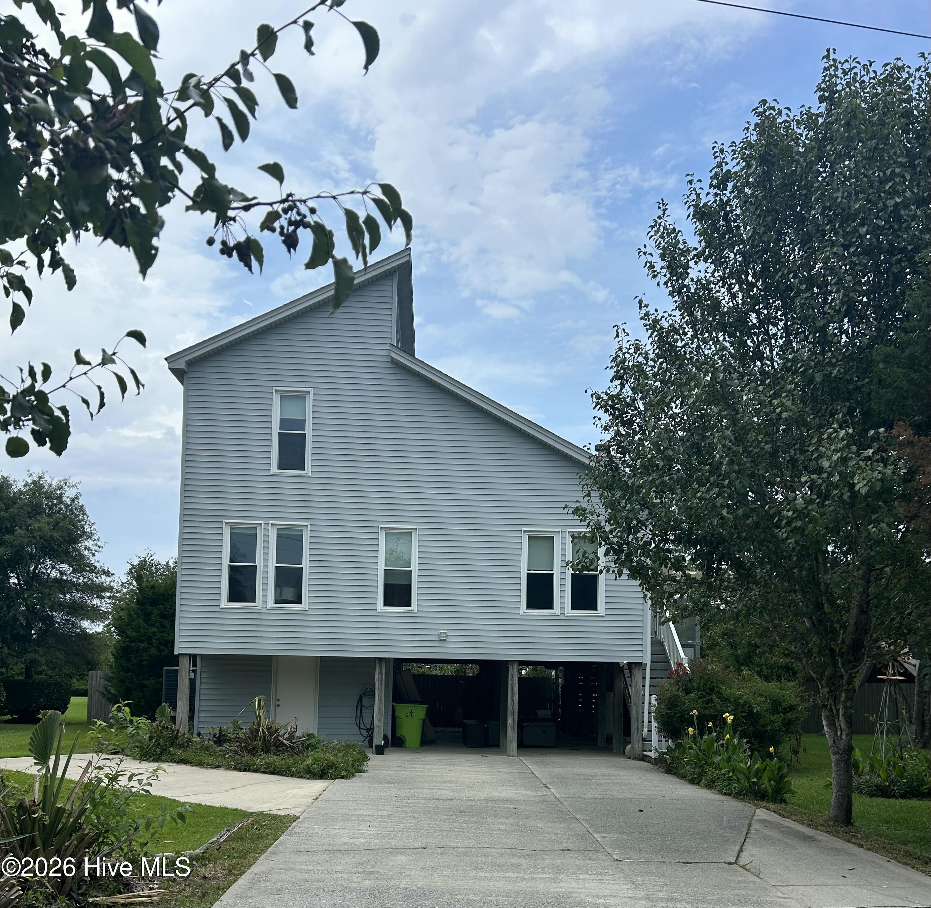 100 Longview Court Property Photo 2