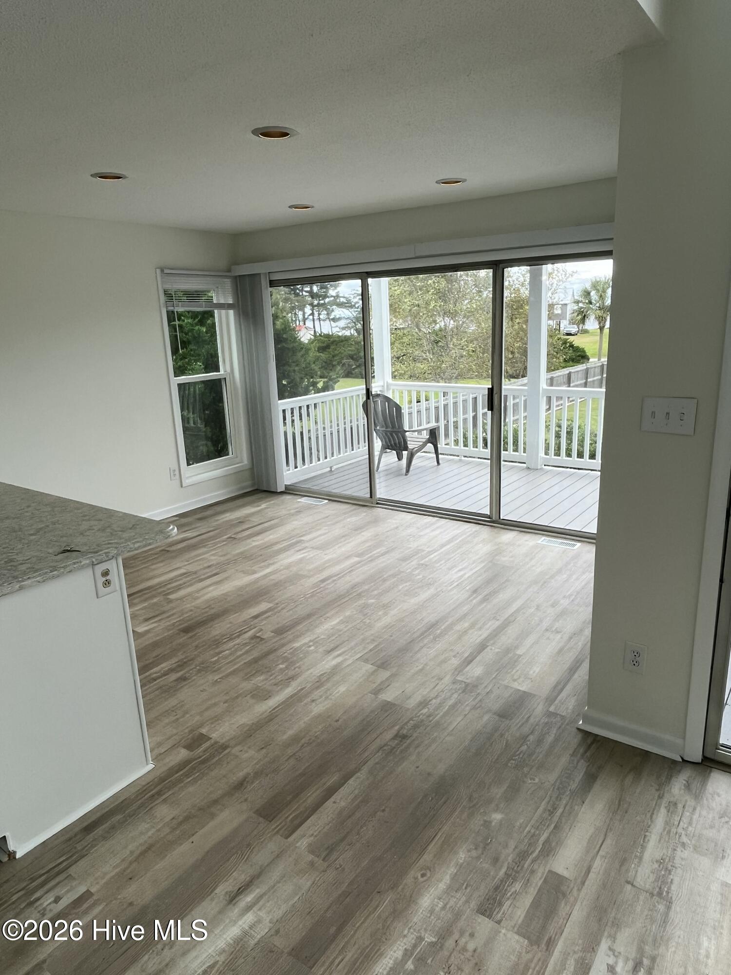100 Longview Court Property Photo 8
