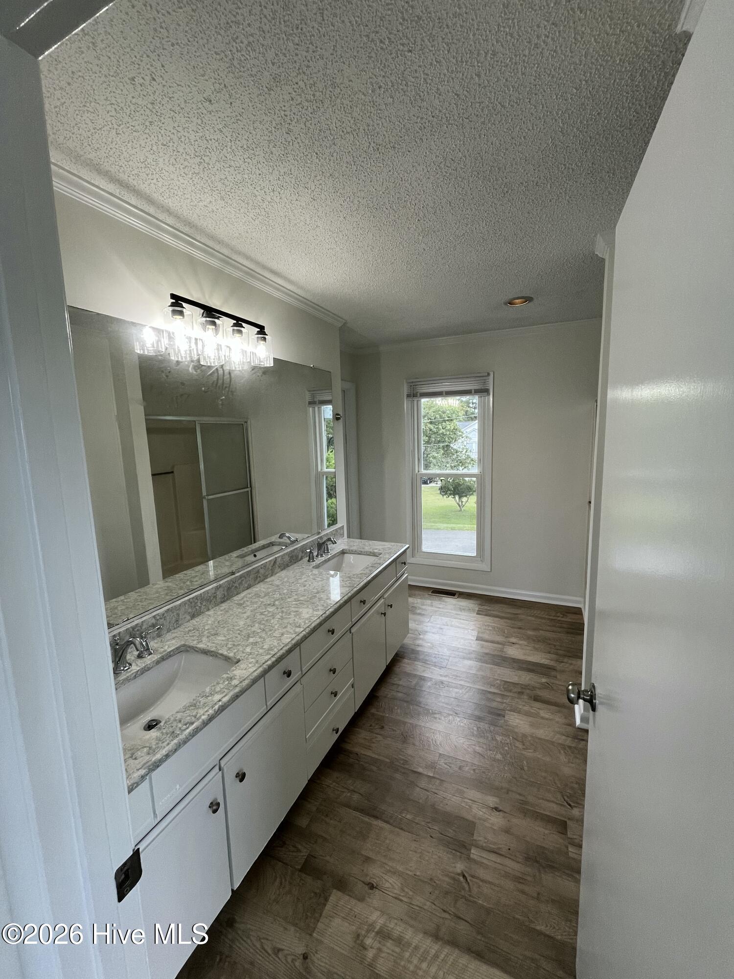100 Longview Court Property Photo 12