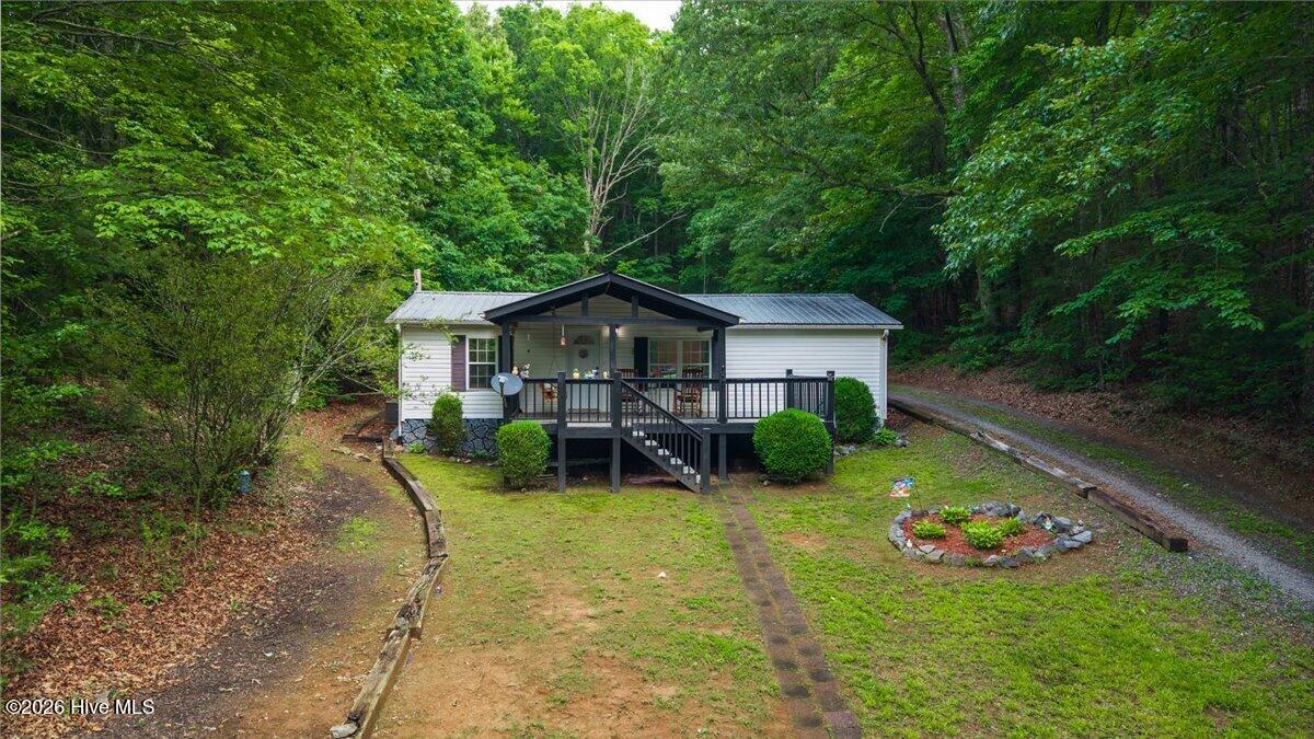 5620 Candy Mountain Road Property Photo 1