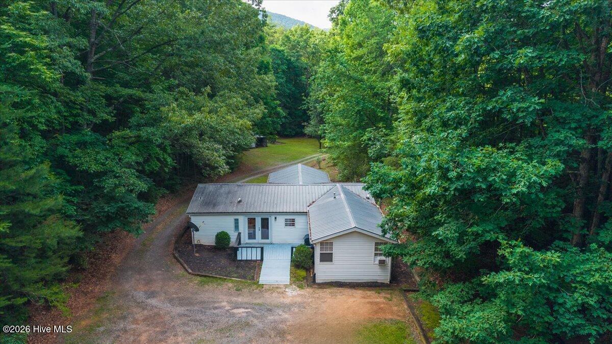 5620 Candy Mountain Road Property Photo 7