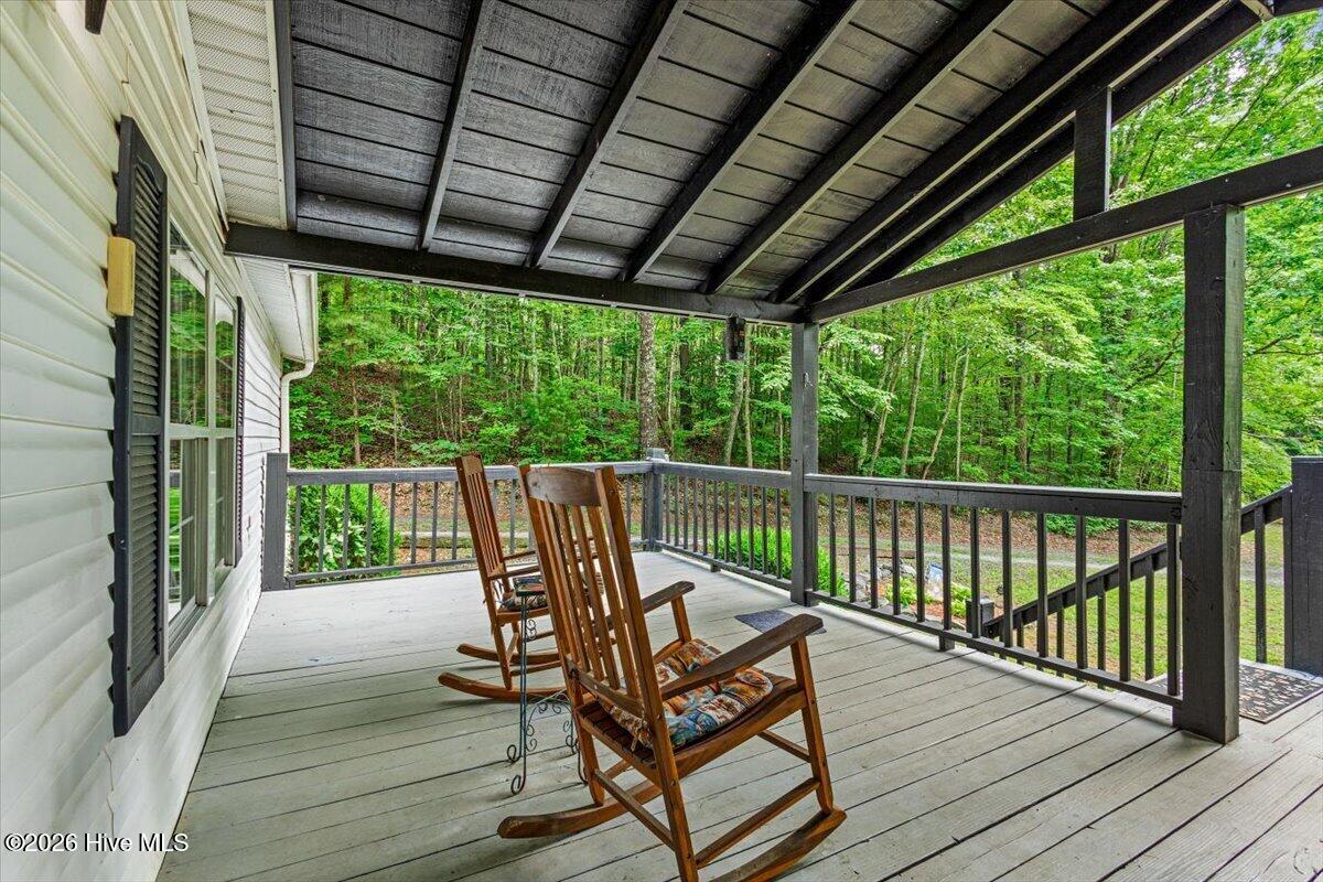 5620 Candy Mountain Road Property Photo 14