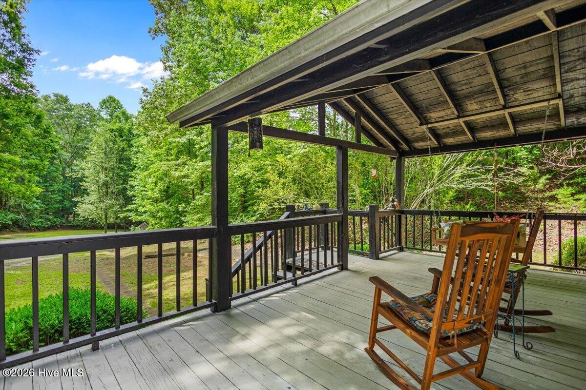 5620 Candy Mountain Road Property Photo 16