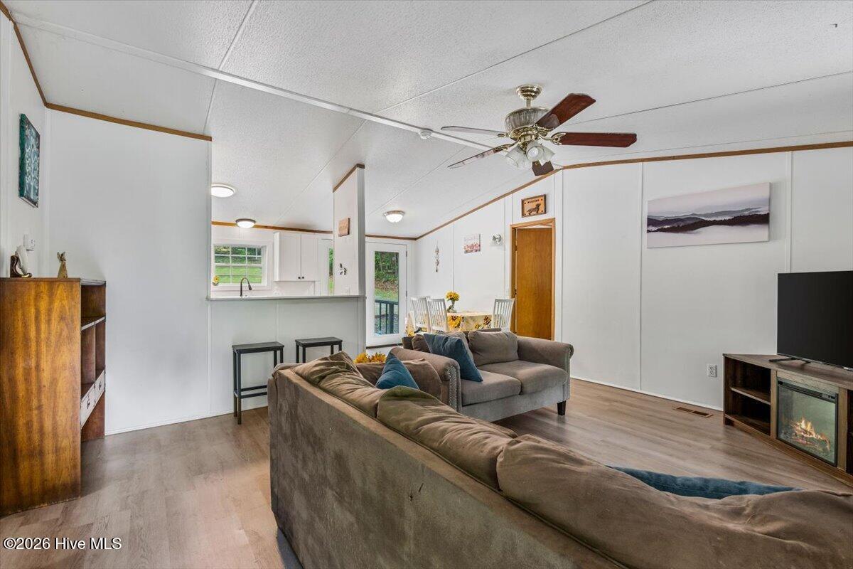 5620 Candy Mountain Road Property Photo 24