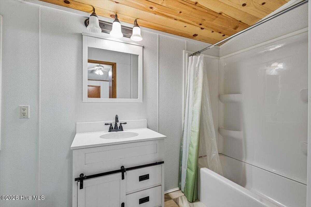 5620 Candy Mountain Road Property Photo 37