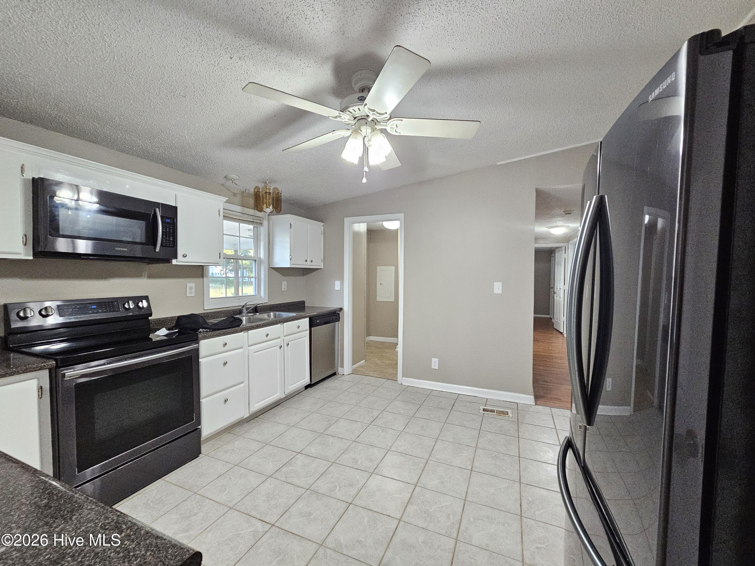 202 Castlebury Lane Property Photo 10
