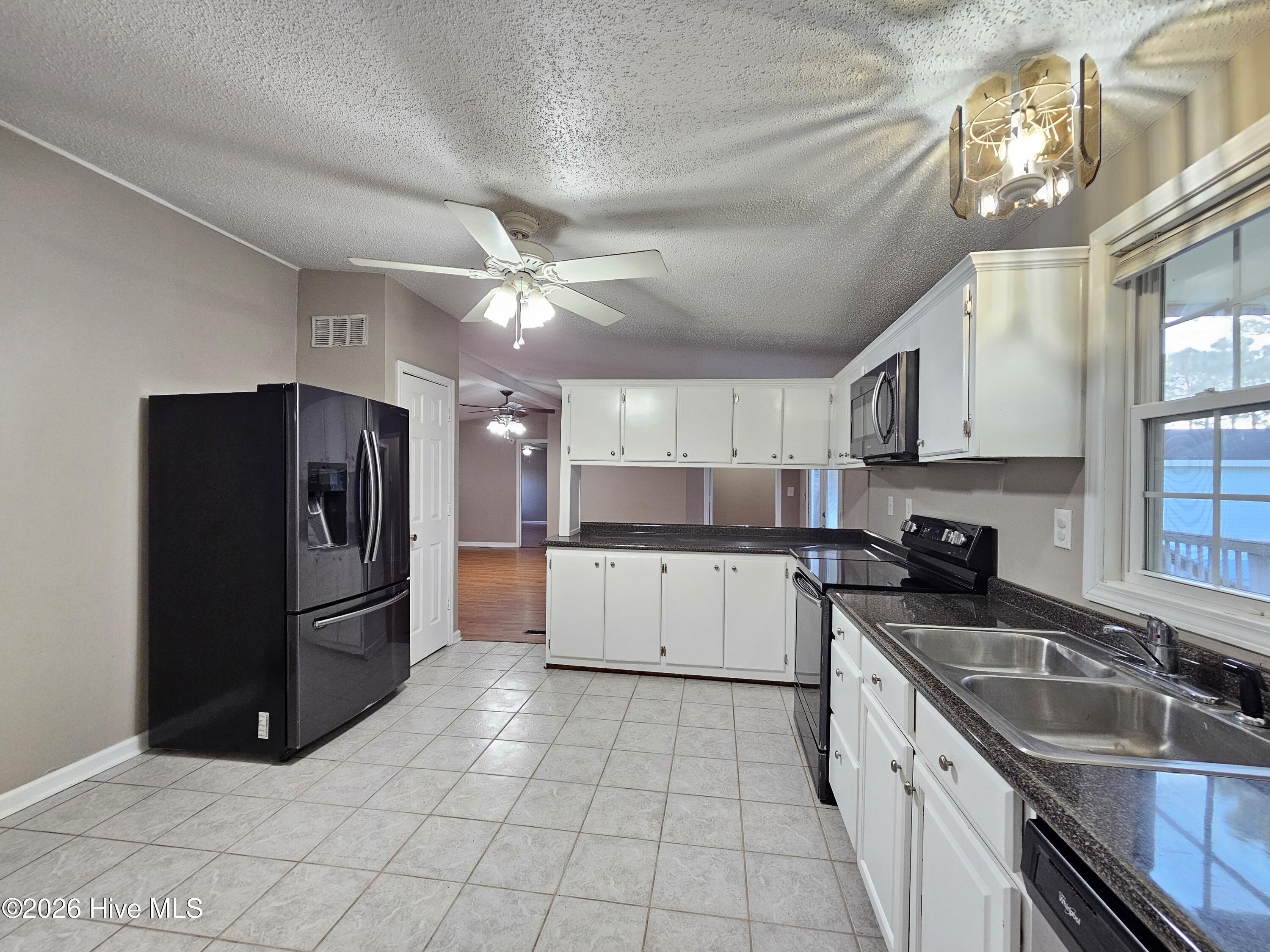 202 Castlebury Lane Property Photo 12