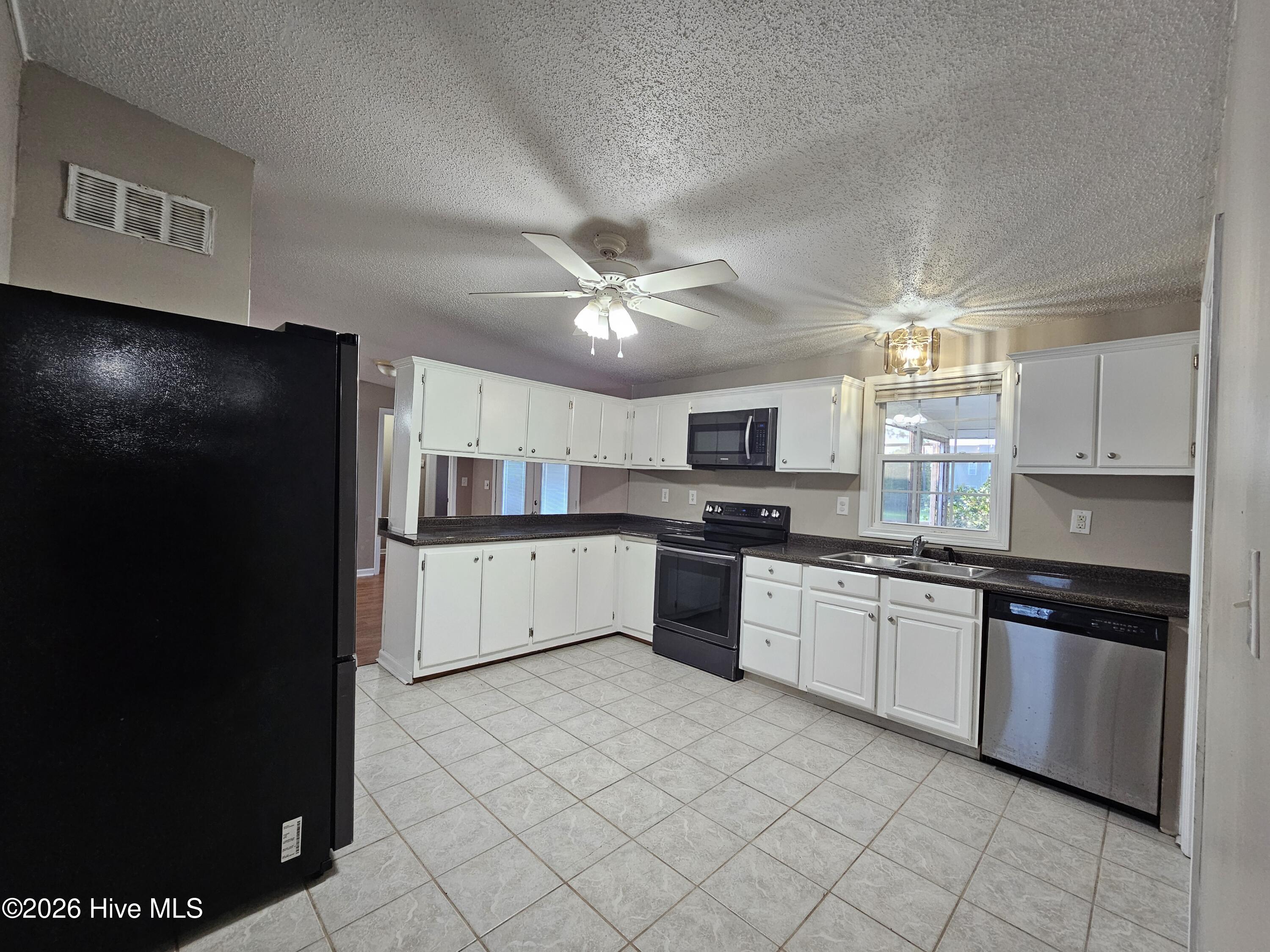 202 Castlebury Lane Property Photo 13