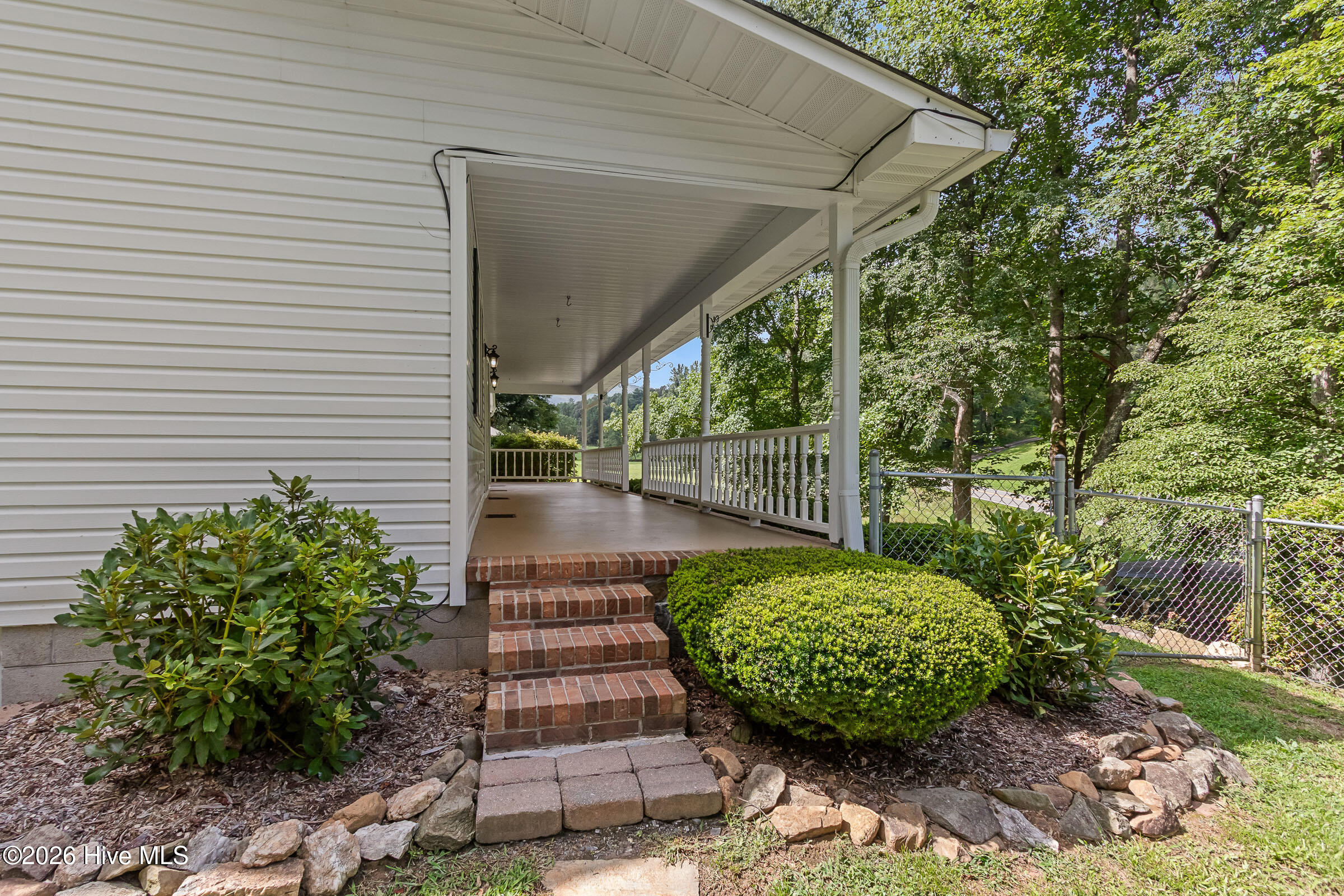 21 Grand Ridge Property Photo 6