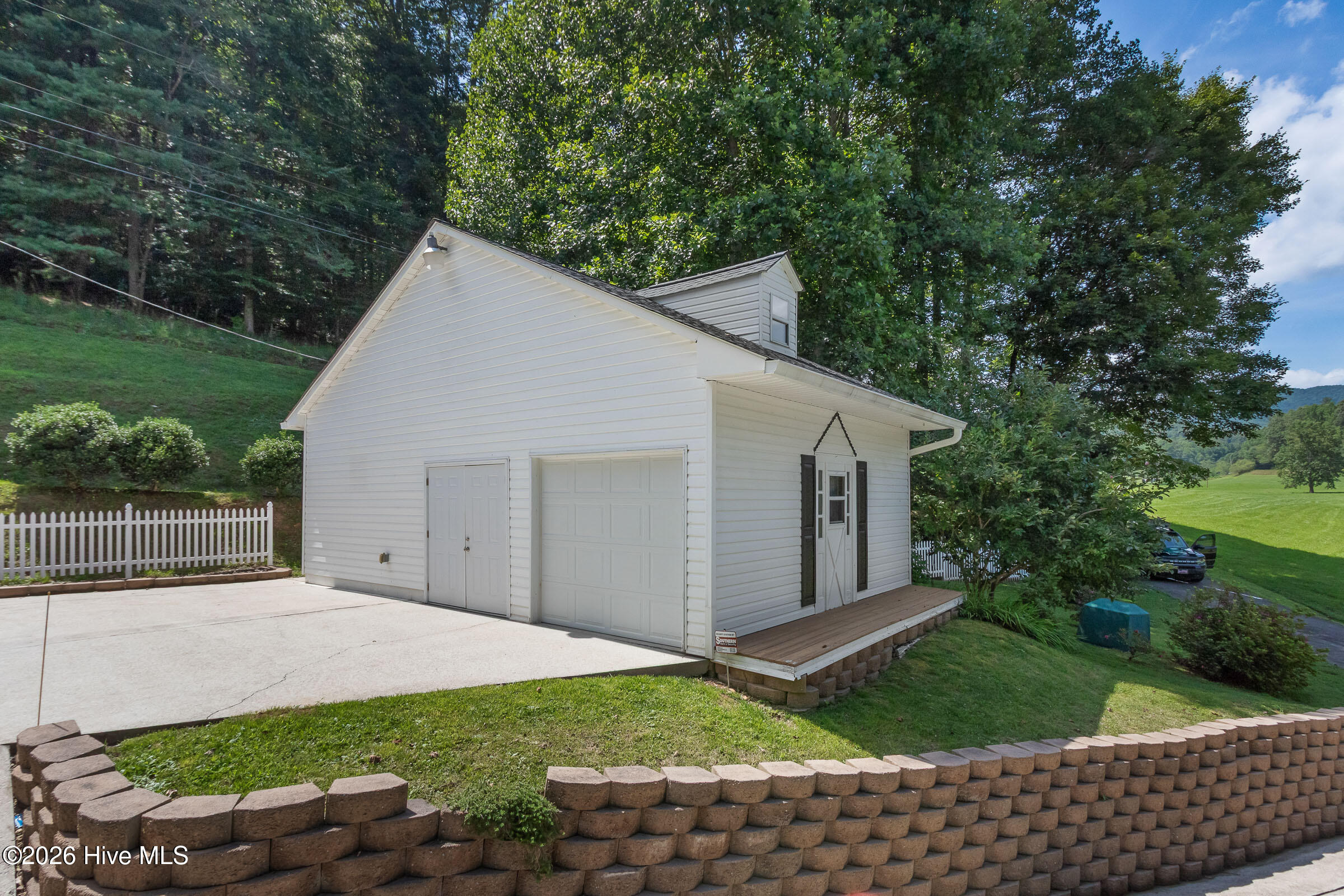 21 Grand Ridge Property Photo 66