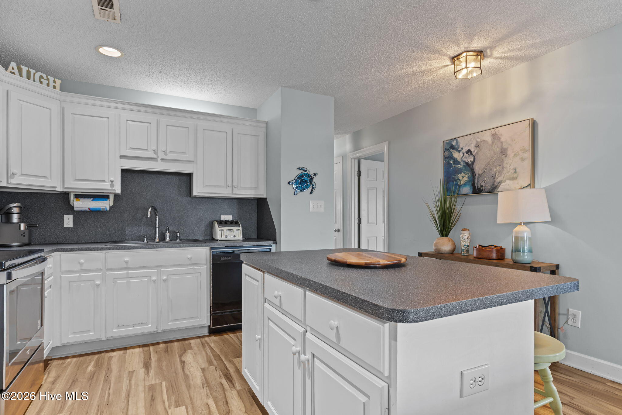 2506 Ocean Drive A2 Property Photo 12