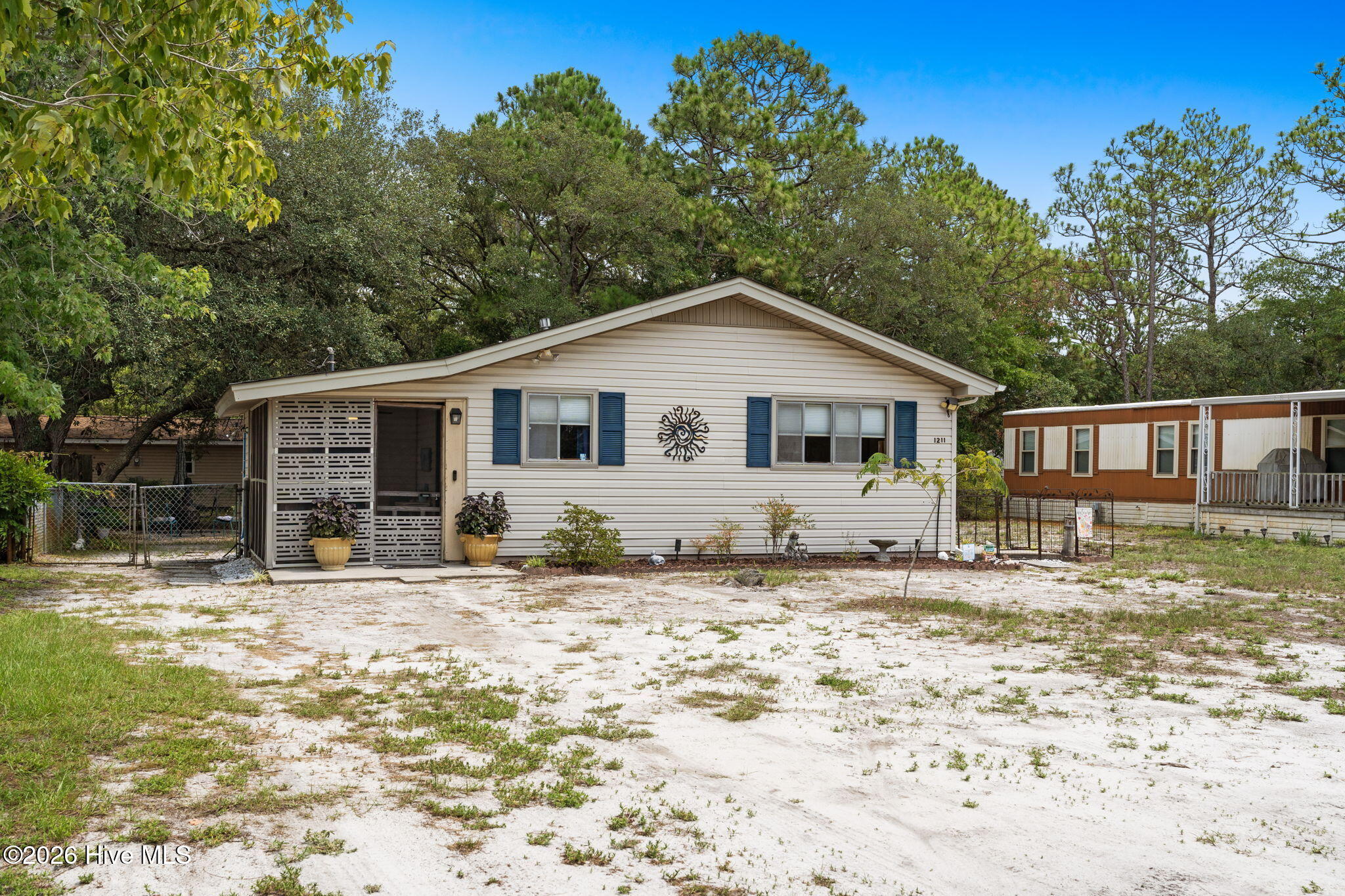 1211 Oak Court Sw Property Photo 2