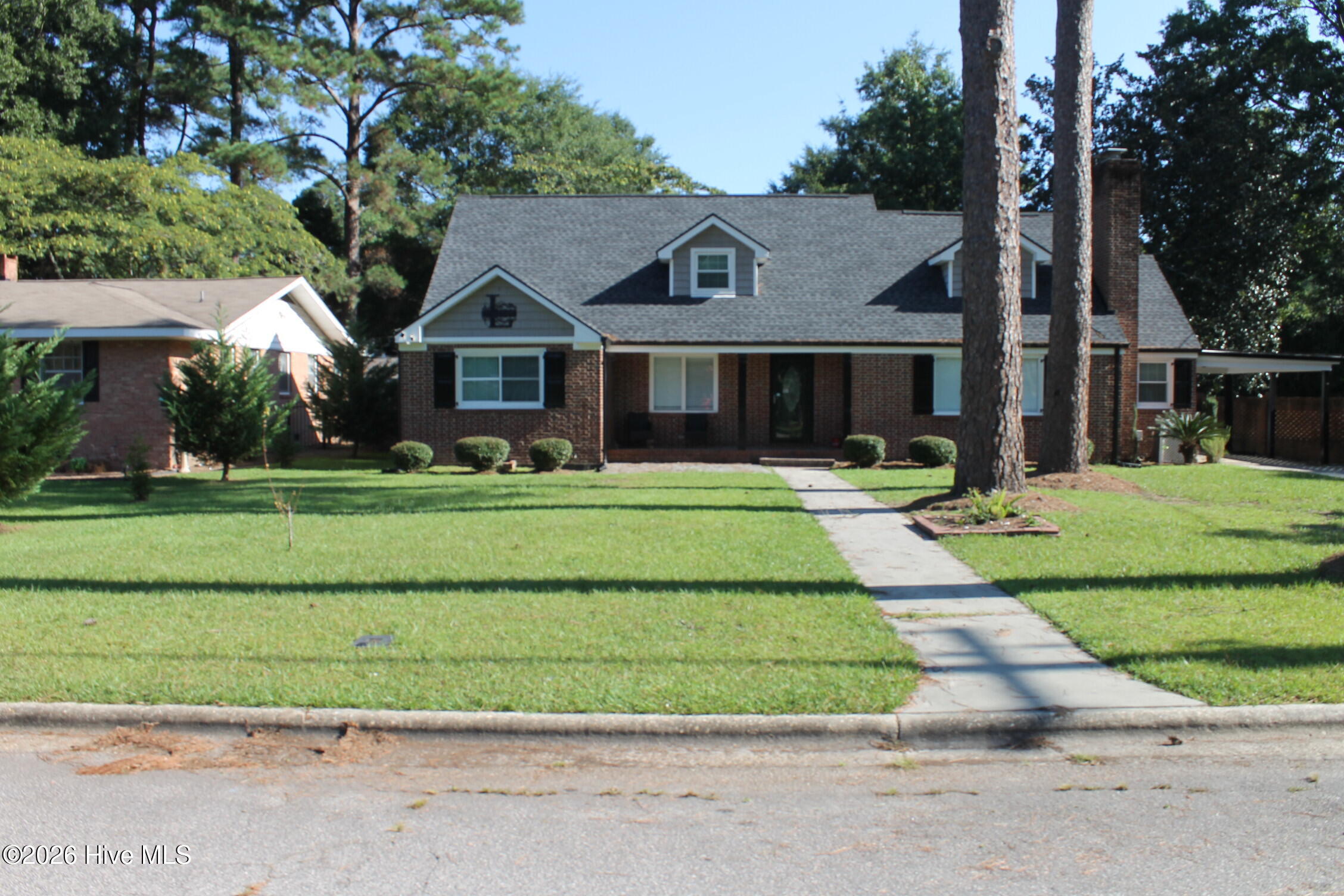 227 E College Street Property Photo 2