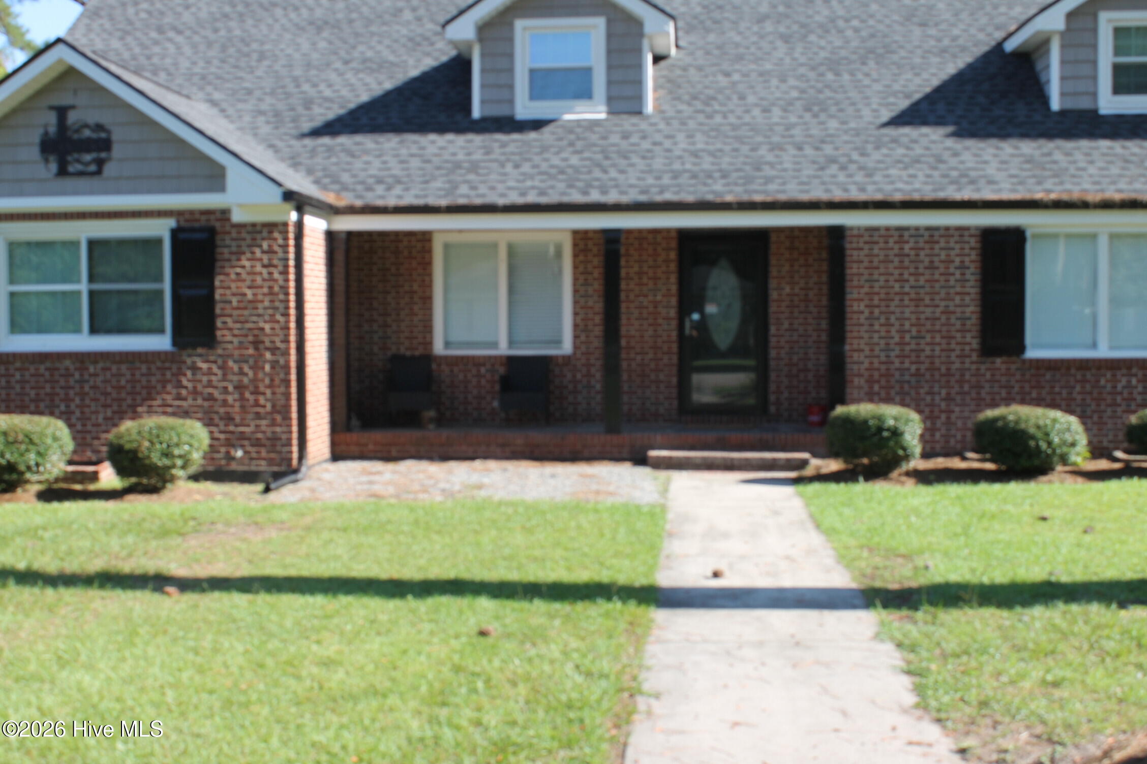 227 E College Street Property Photo 8
