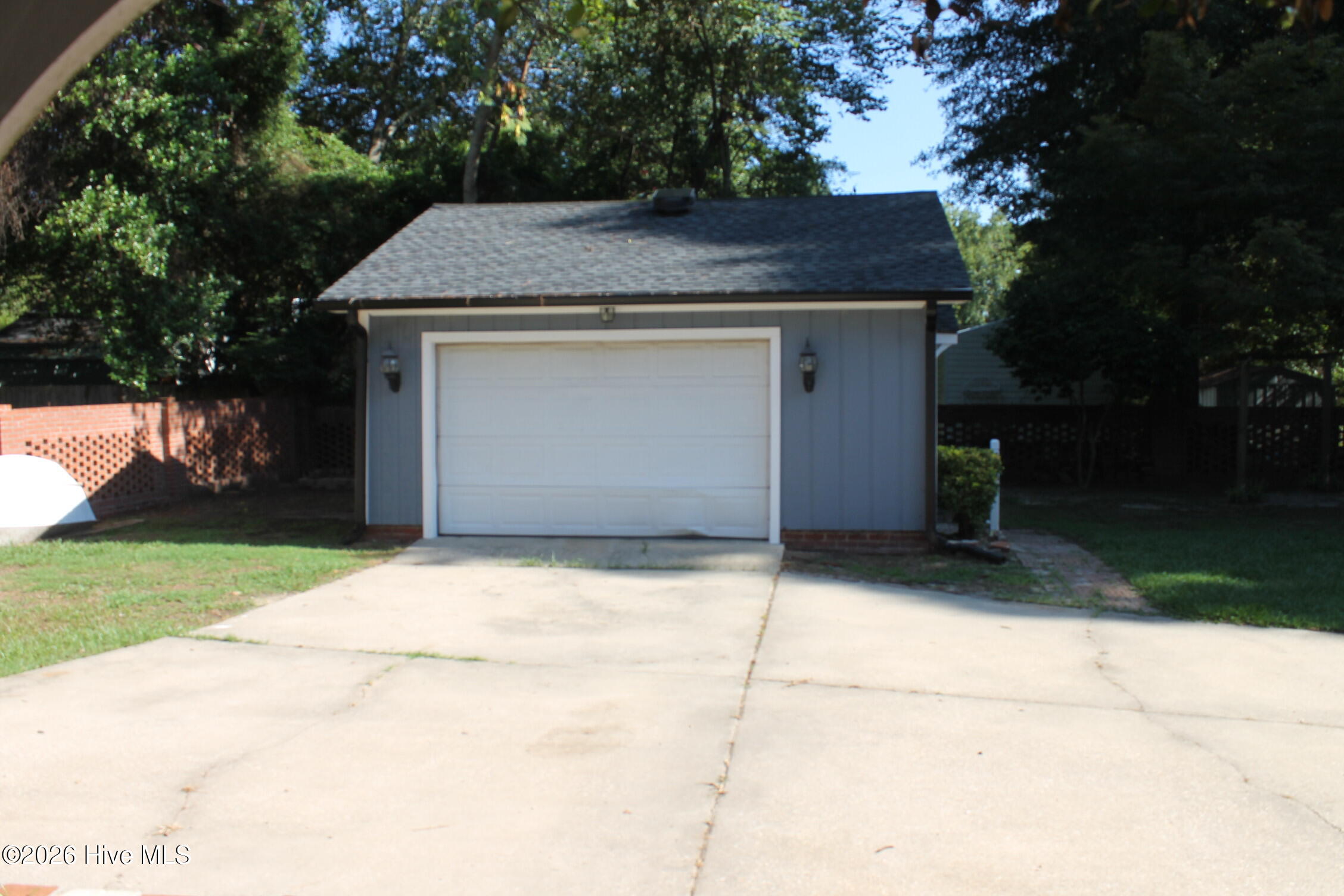 227 E College Street Property Photo 16