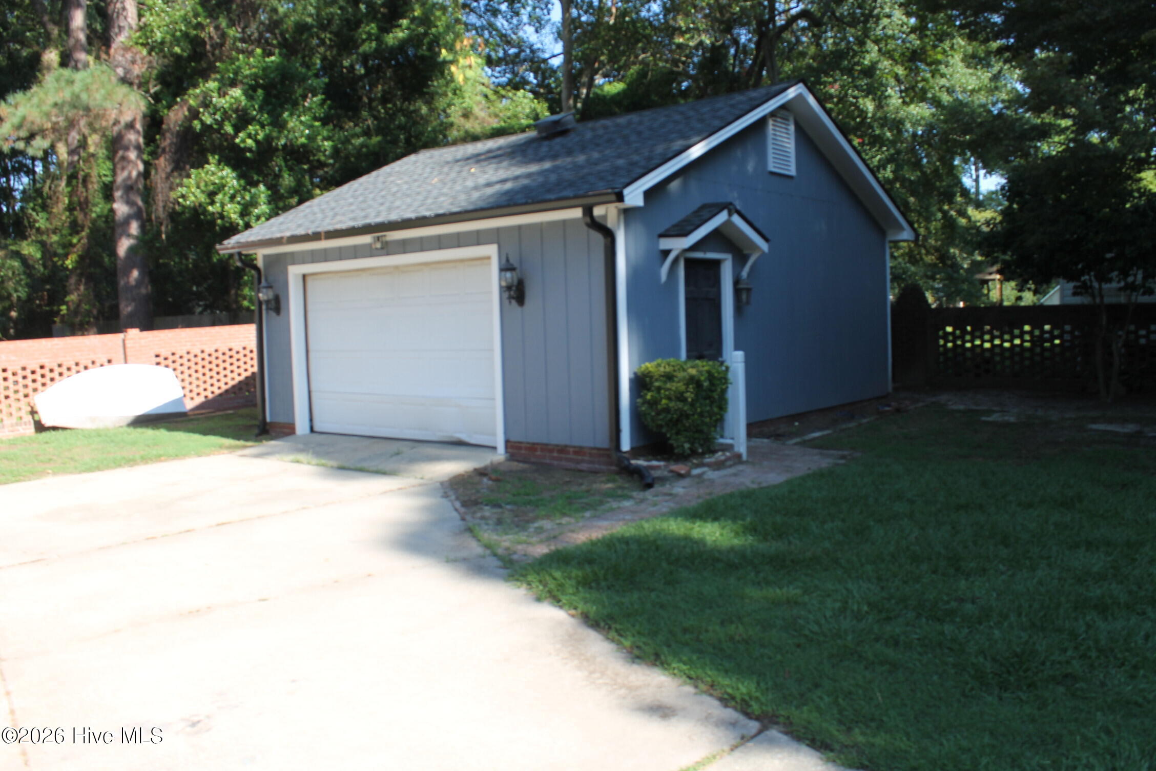 227 E College Street Property Photo 17