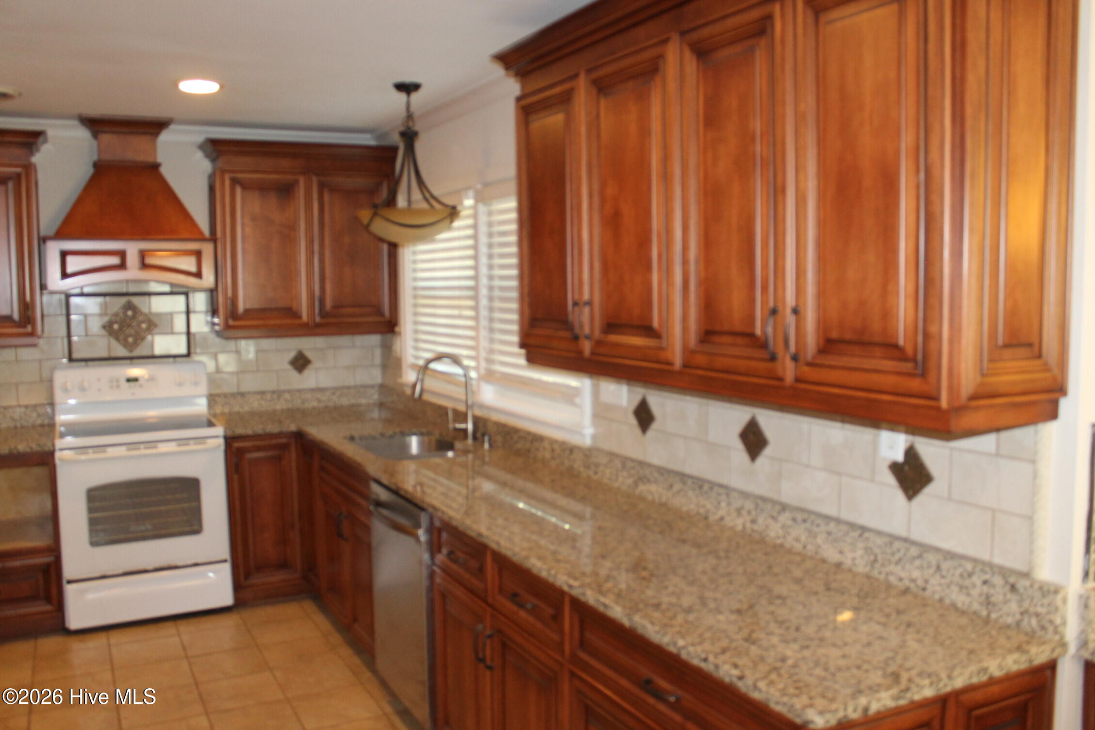 227 E College Street Property Photo 43