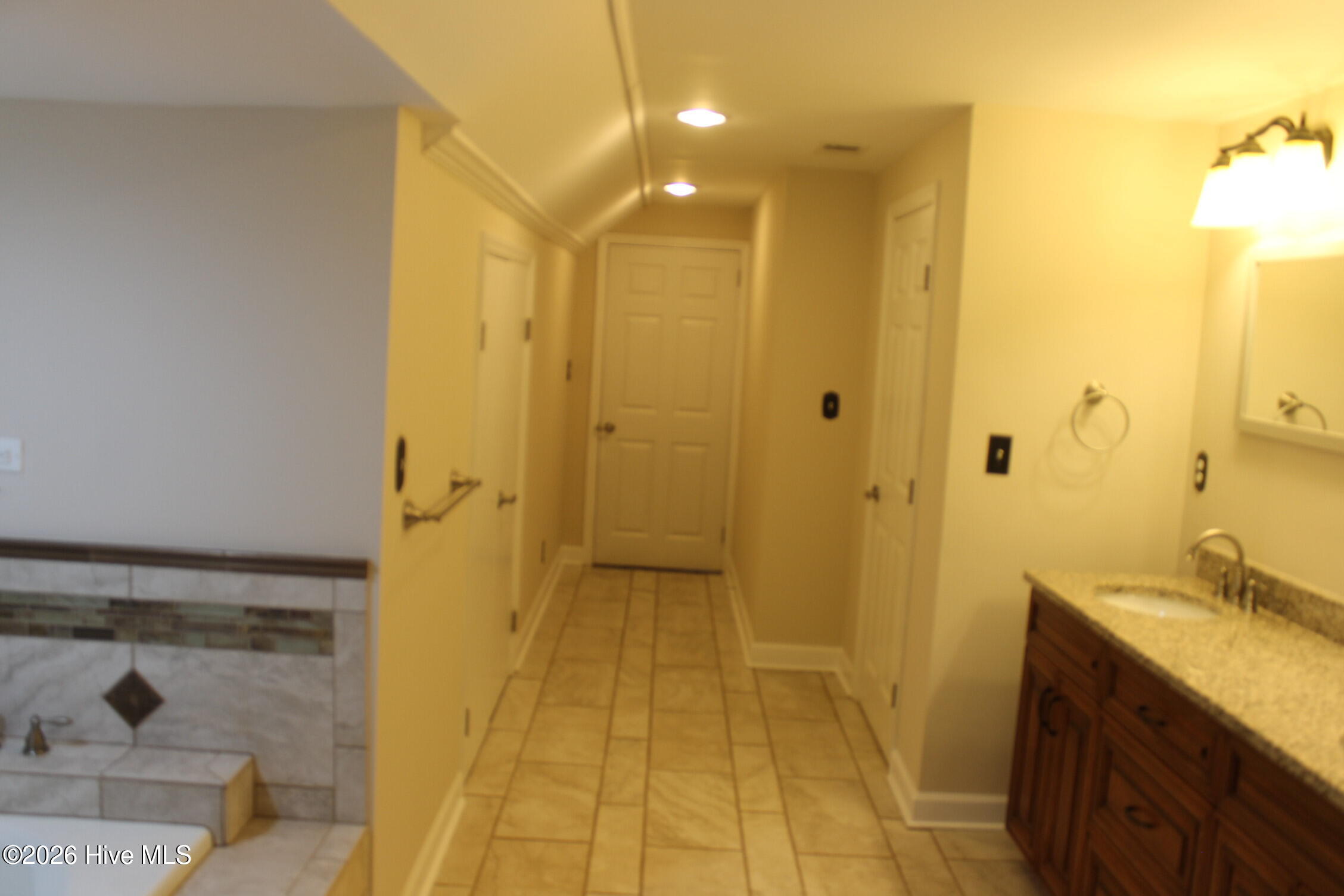 227 E College Street Property Photo 92