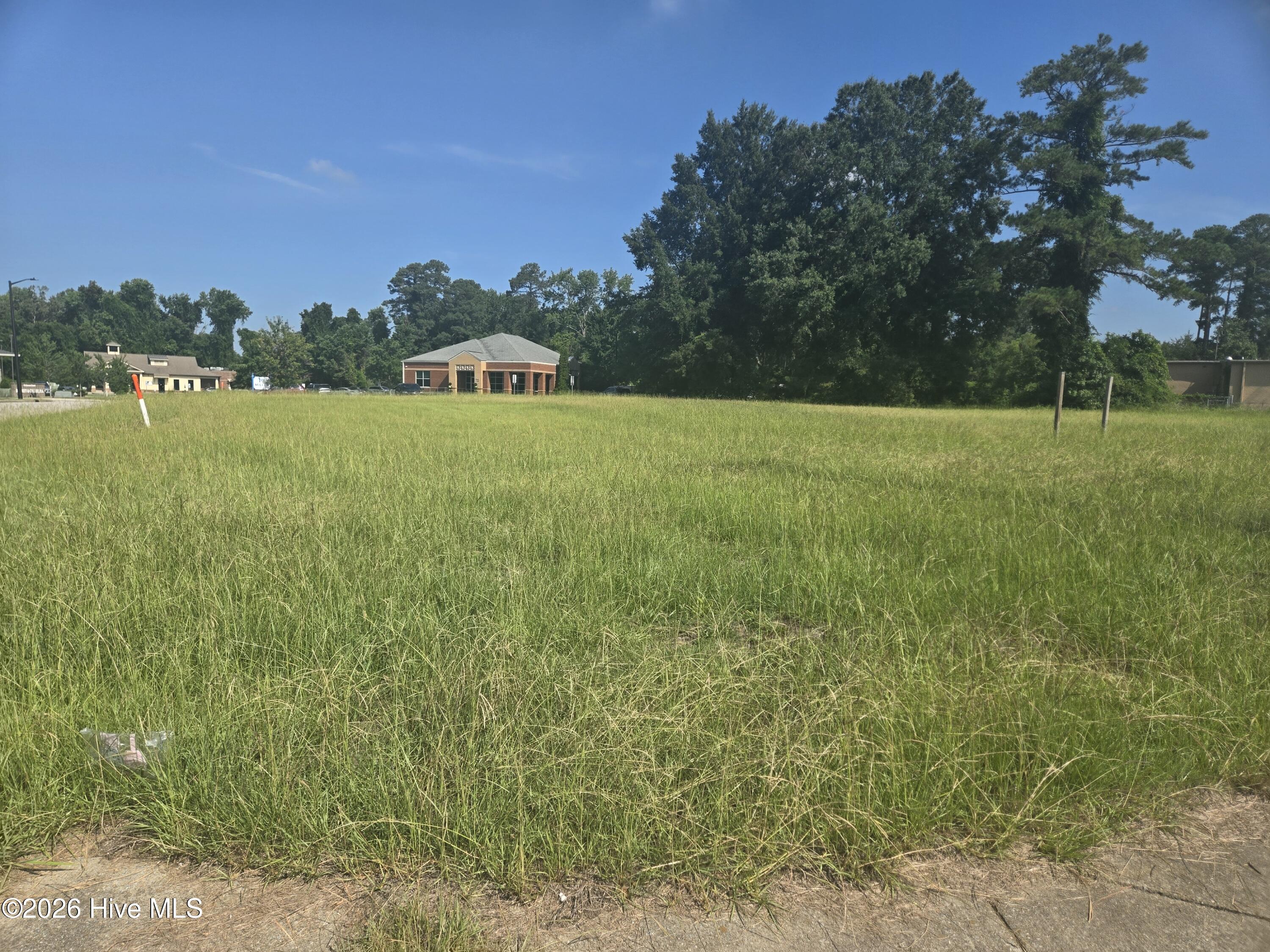 945 Benvenue Road Property Photo 3