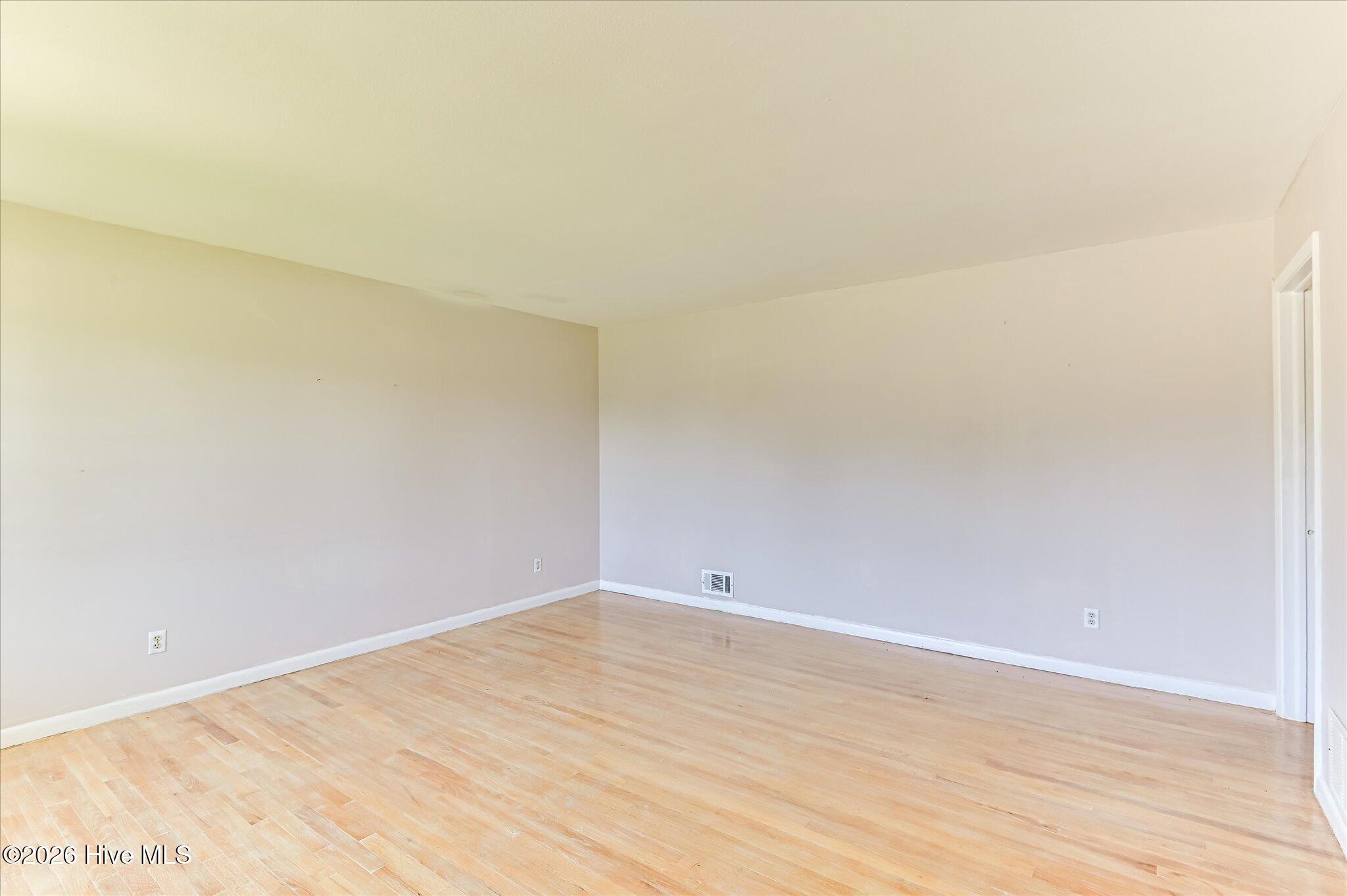 303 Serpentine Drive Property Photo 6