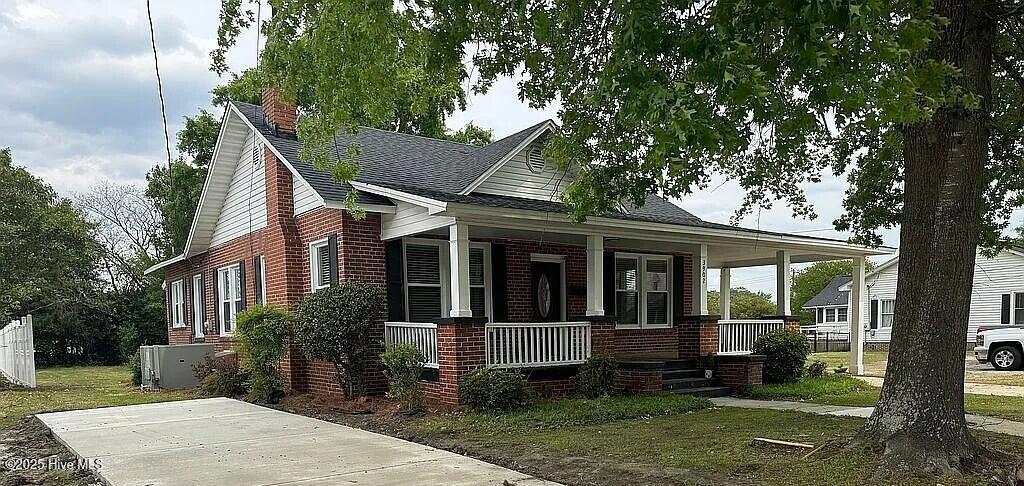 3902 W Wilson Street Property Photo 2